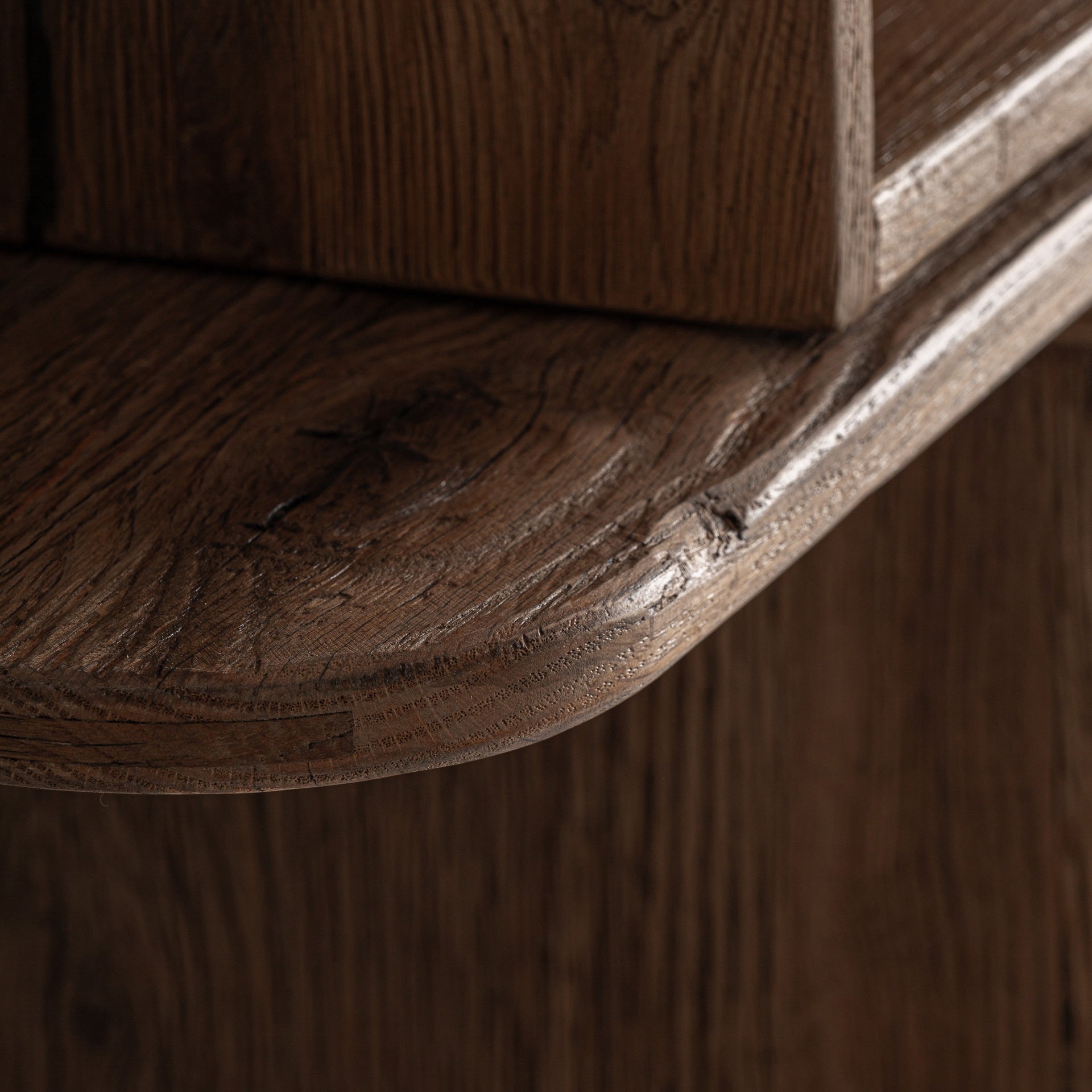 Regal BRUSQUE aus Eichenholz