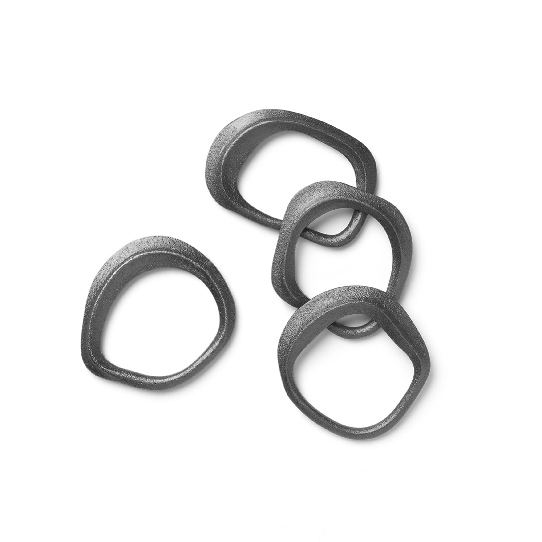 FLOW black brass napkin ring set