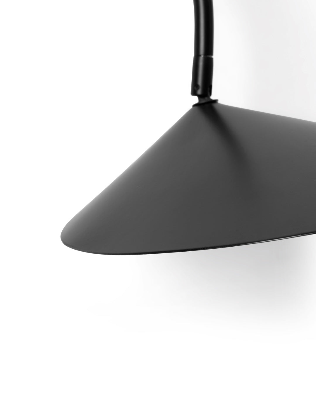 Black arum wall lamp