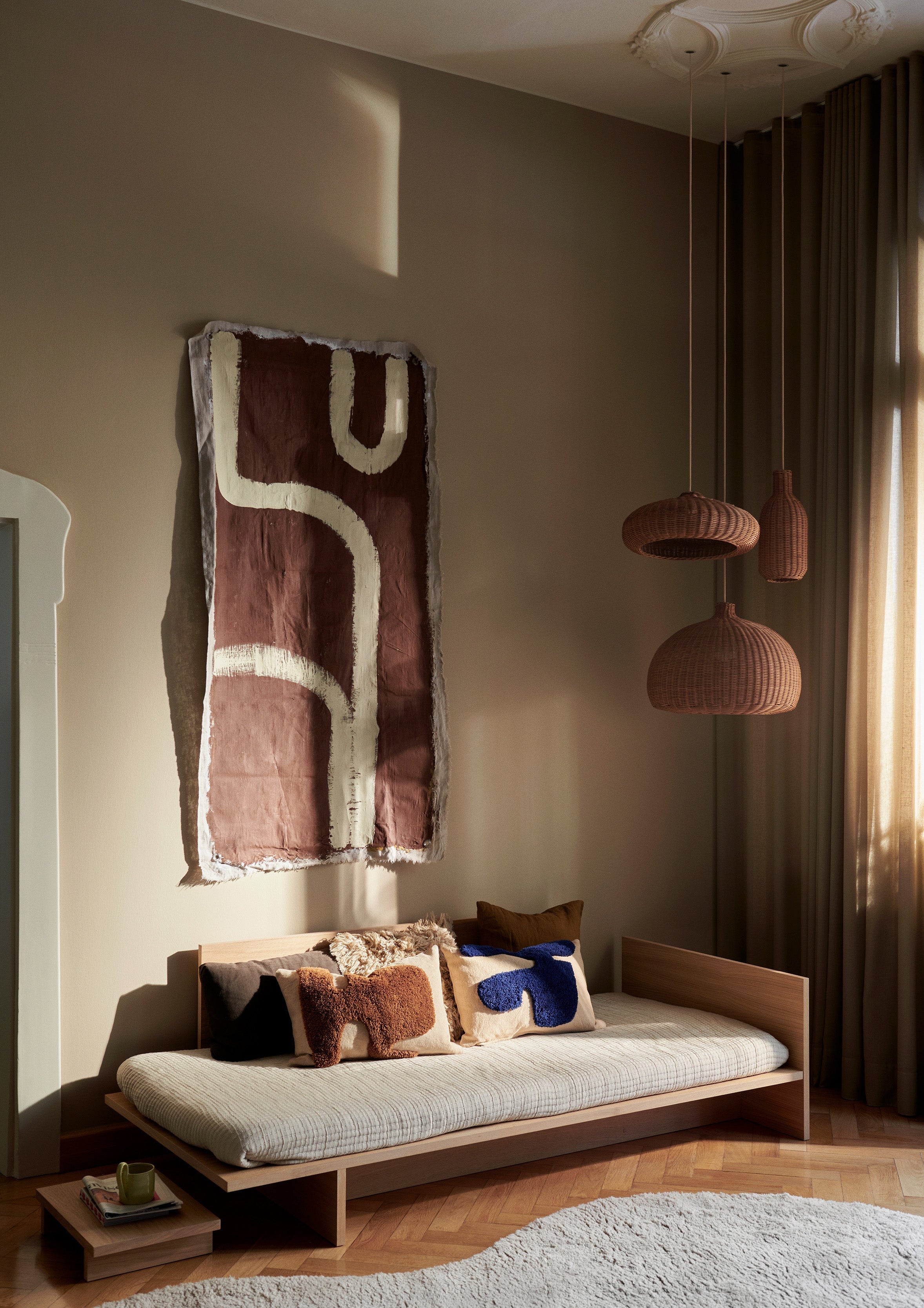 Poduszka LAY CUSHION beżowy z niebieskim