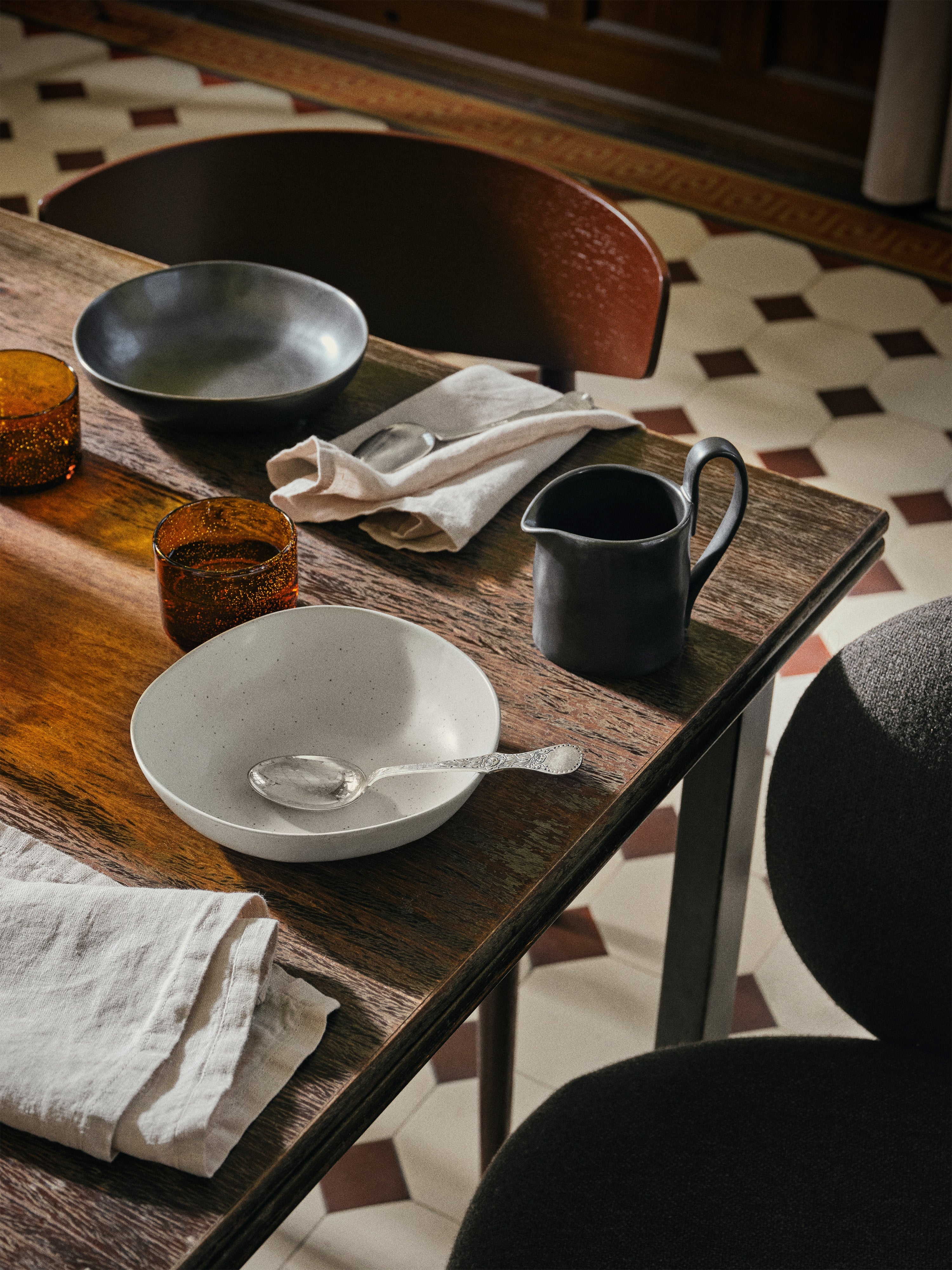 Milchkanne FLOW schwarz