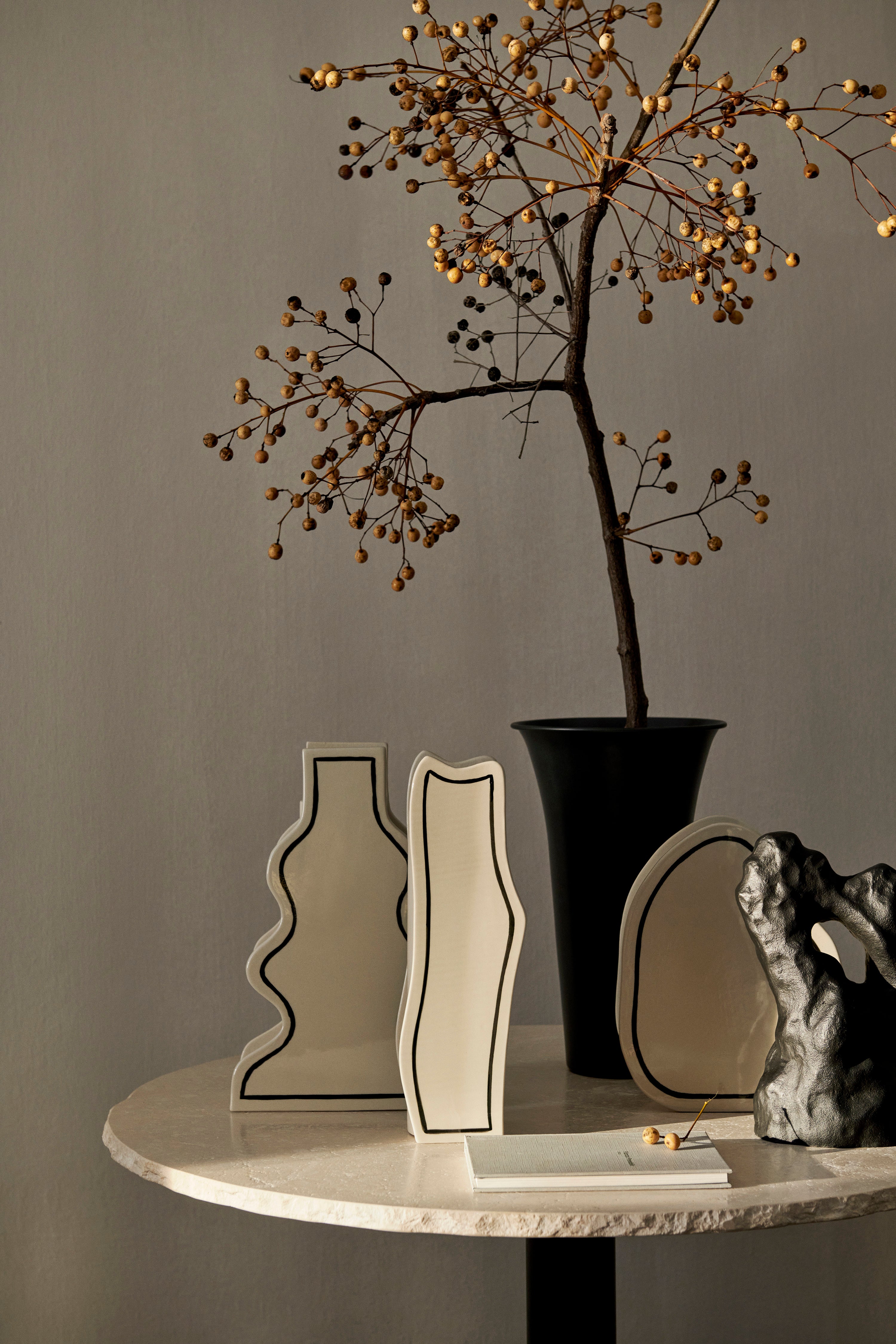 Wazon PASTE VASE ROUNDED złamana biel z czarnym wzorem