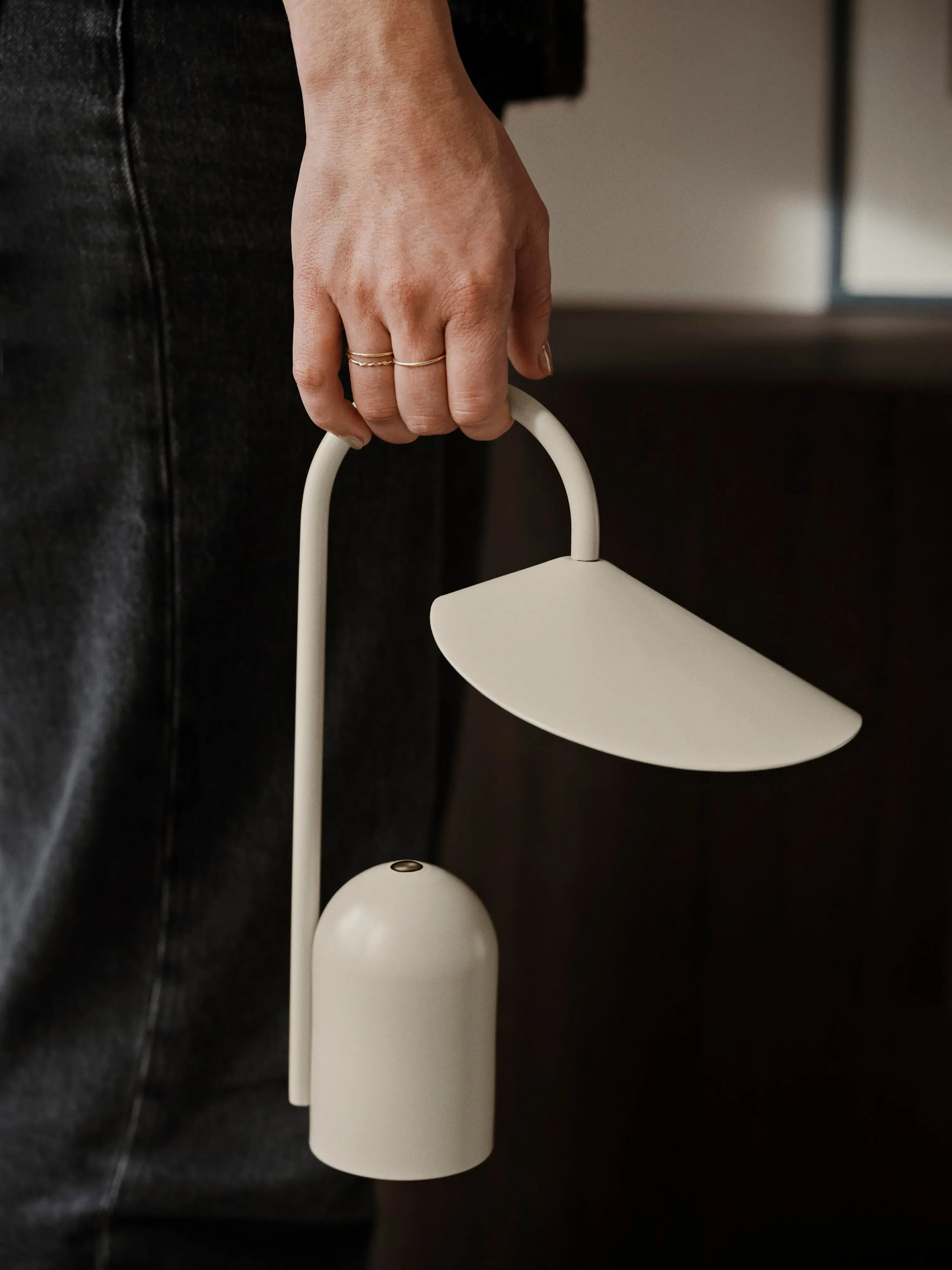 Lampa przenośna ARUM stalowy