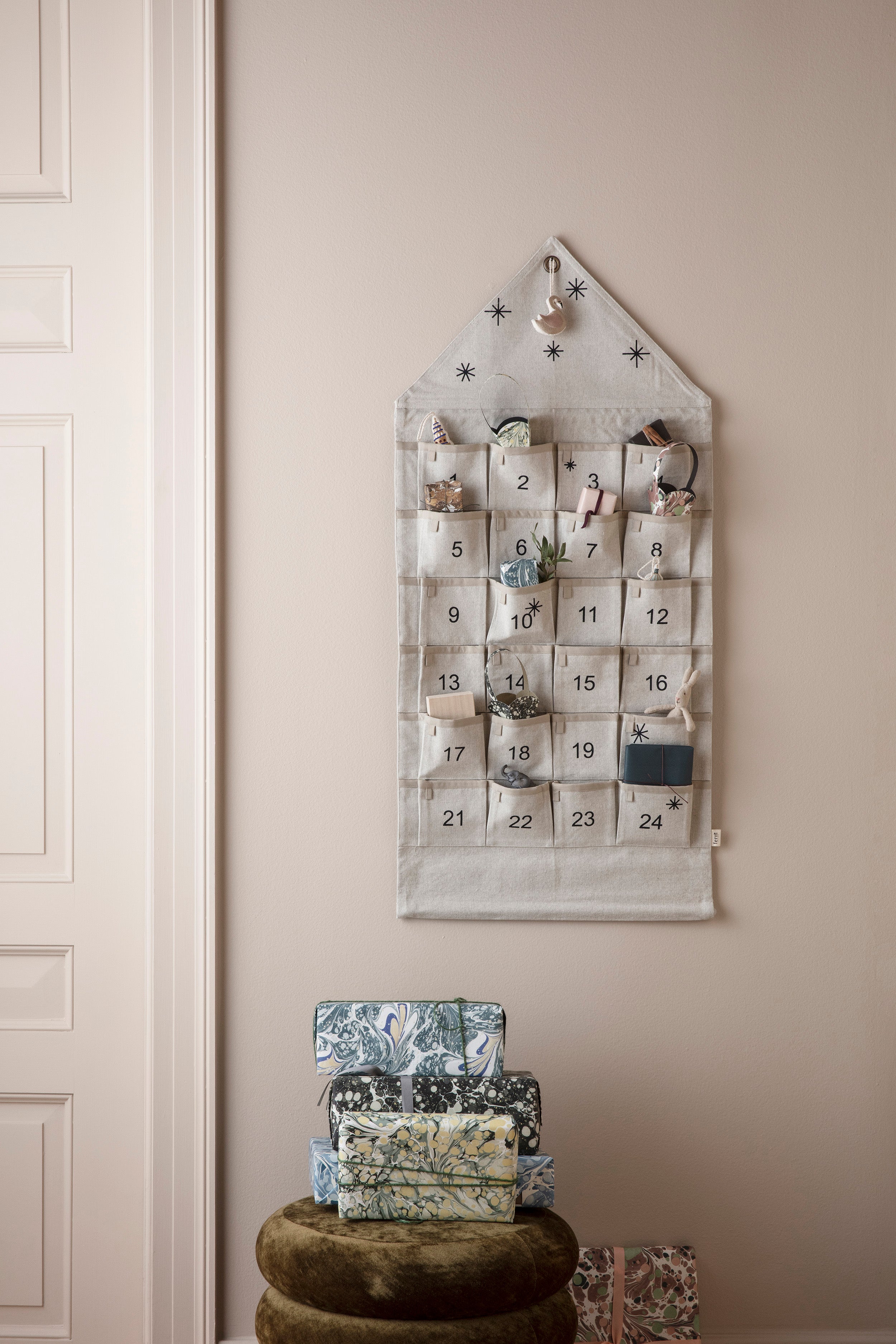 Kalendarz adwentowy STAR CHRISTMAS CALENDAR ciemnozielony