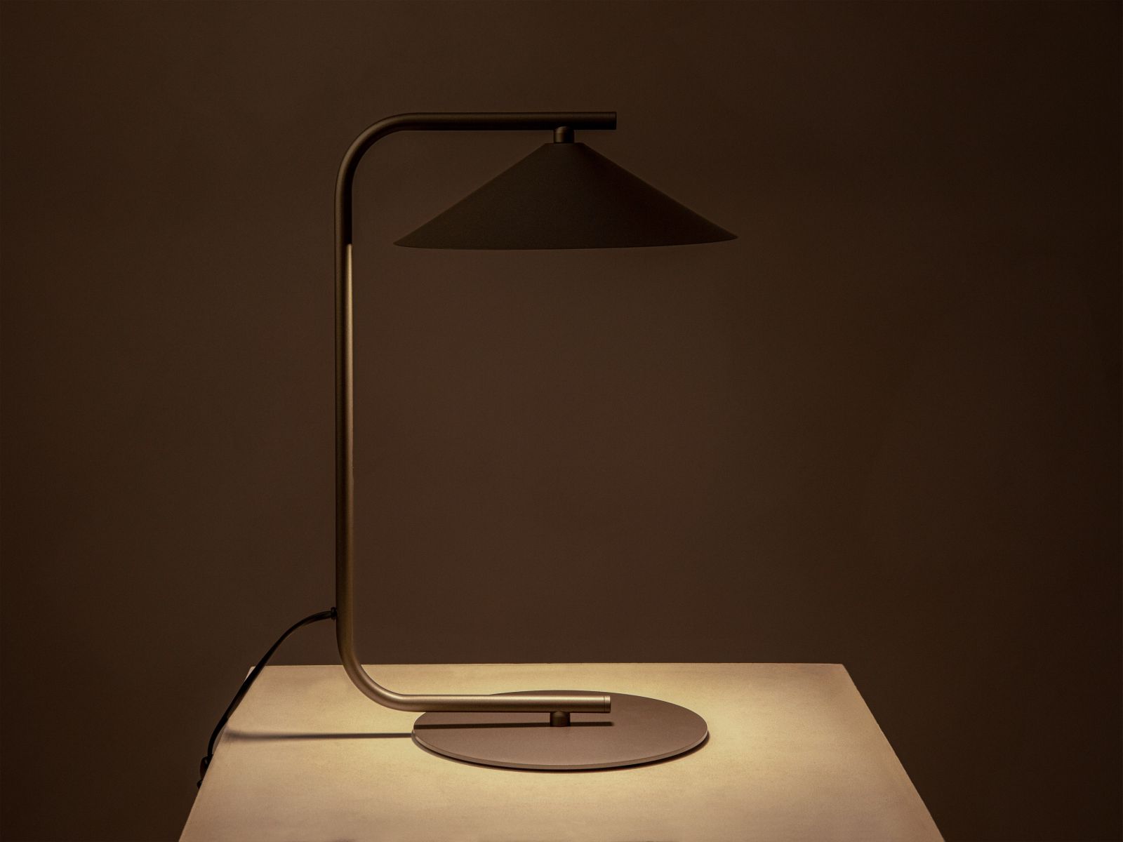 Lampa stołowa NOCTE brązowy – aranżacja wnętrza