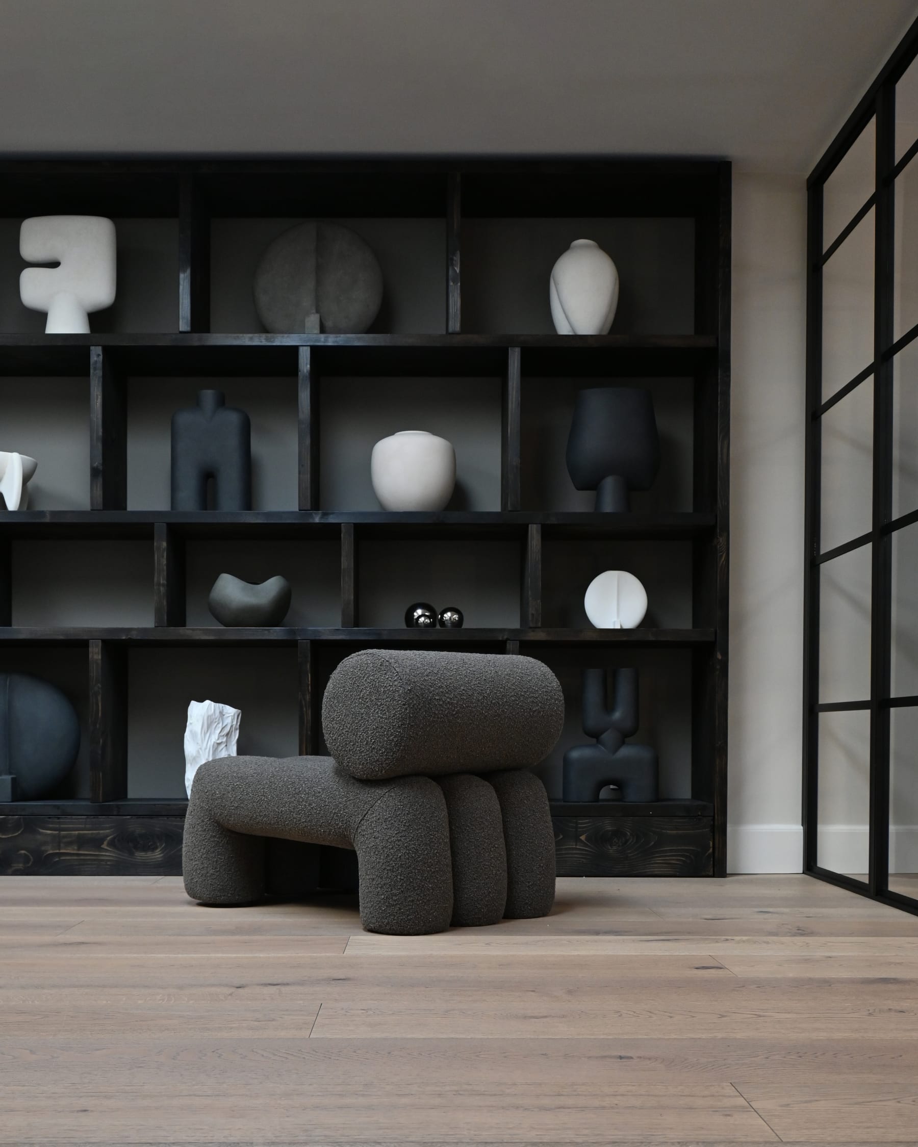 FOKU armchair in gray-brown boucle