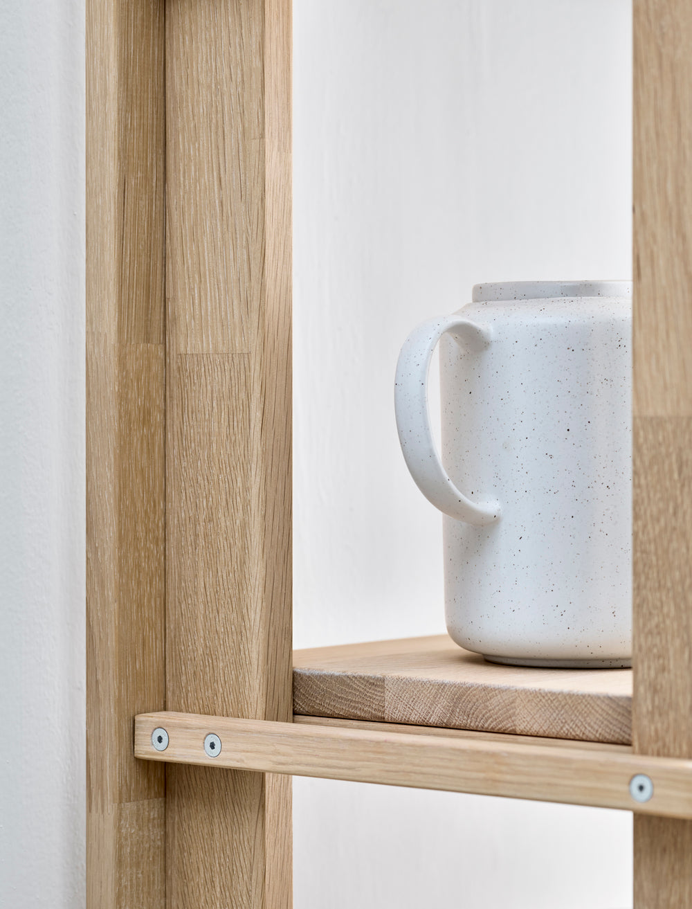 Ein Rack mit Schubladen Friedman Eiche Holz