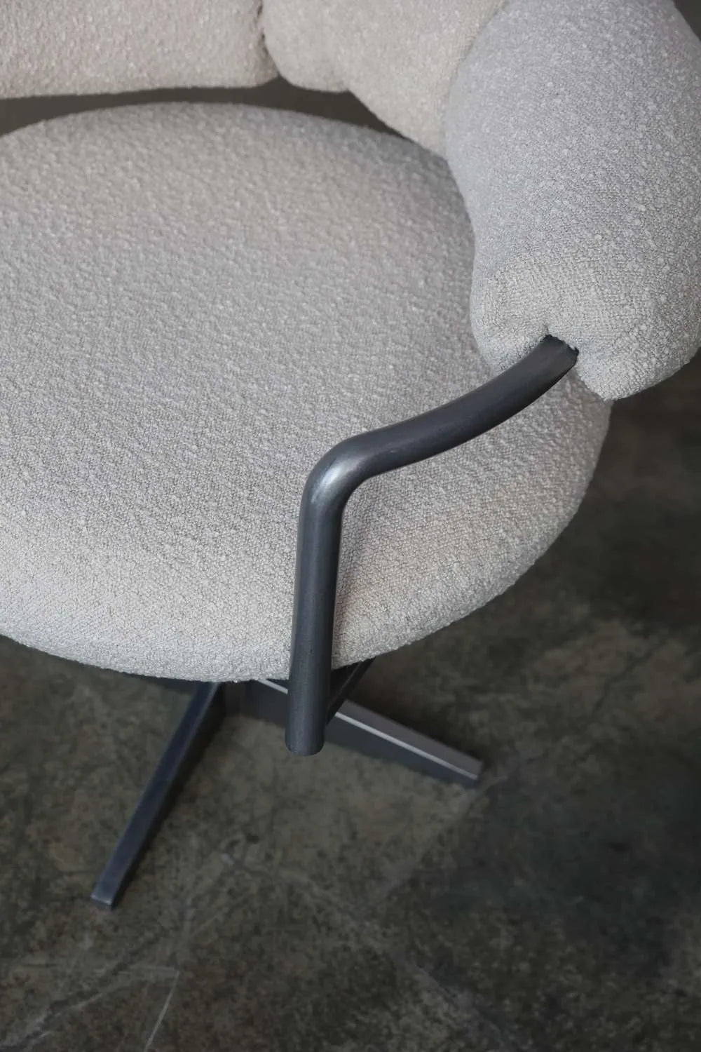 CROISSANT upholstered swivel chair