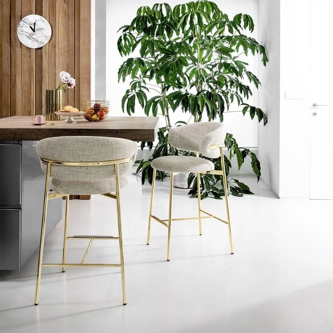 Krzesło barowe OLEANDRO boucle jasnobrązowy z drewnianą podstawą Calligaris Eye on Design