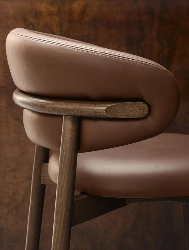 Krzesło barowe OLEANDRO brązowa ekoskóra z drewnianą podstawą Calligaris Eye on Design