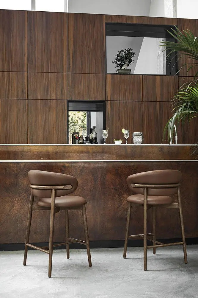 Krzesło barowe OLEANDRO koniakowa ekoskóra z drewnianą podstawą Calligaris Eye on Design