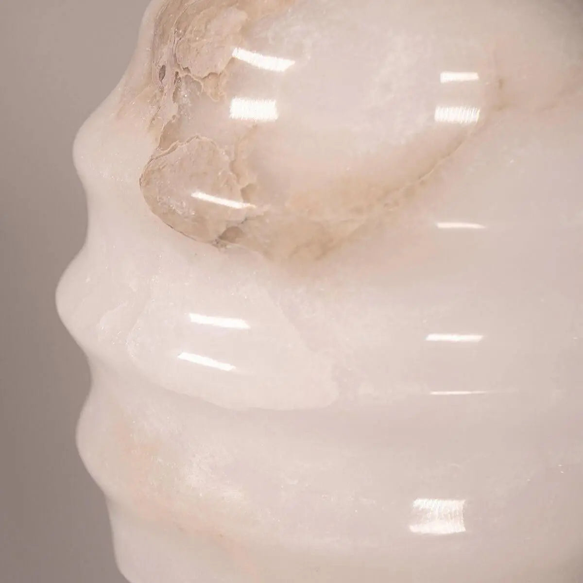 Lampa alabastrowa wisząca KALLIOPE mosiężny – marmur i mosiądz