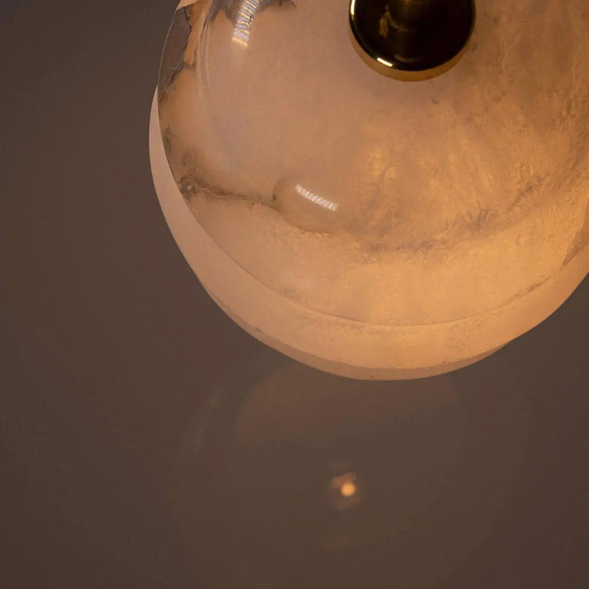 Lampa alabastrowa wisząca KALLIOPE mosiężny – marmur
