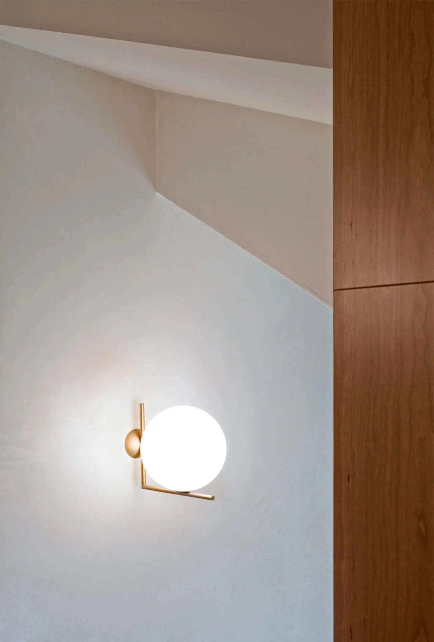 Kinkiet IC LIGHTS mosiężny – Flos