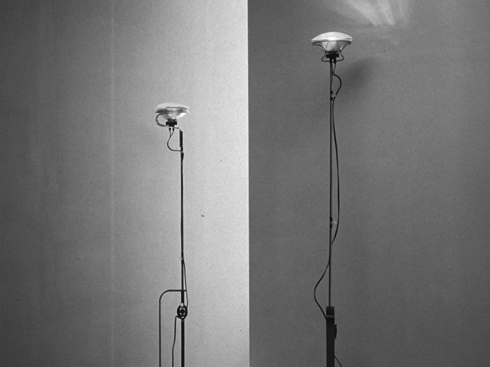 Lampa podłogowa TOIO czarny – styl nowoczesny