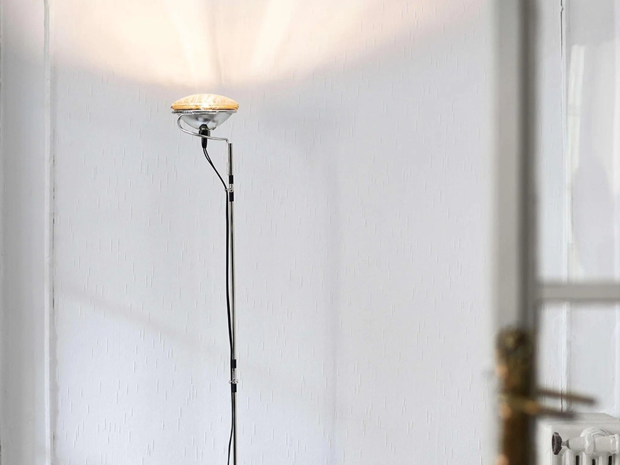 Lampa podłogowa TOIO czarny – metal, Flos