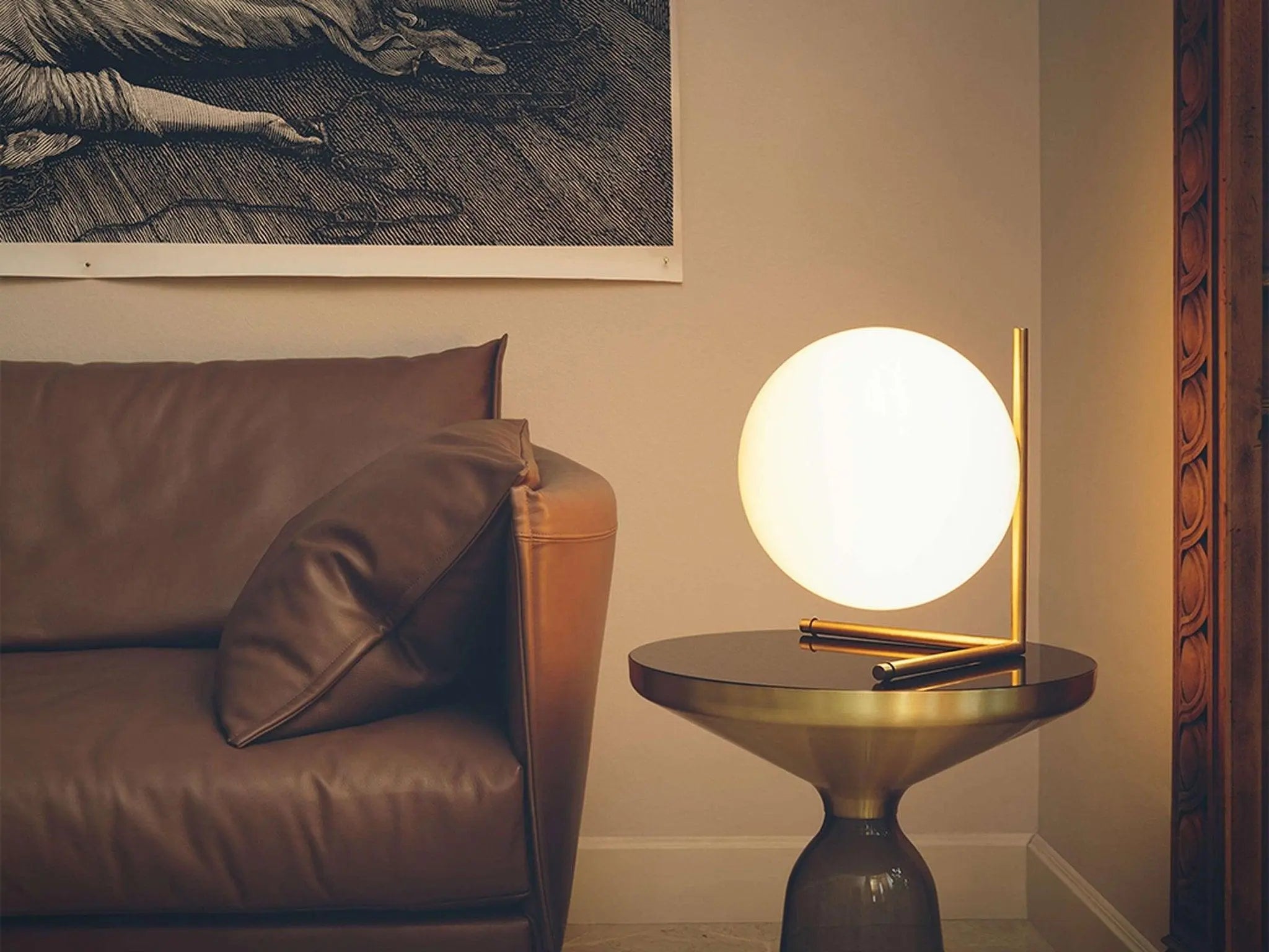 Lampa stołowa IC LIGHTS mosiężny – styl minimalistyczny