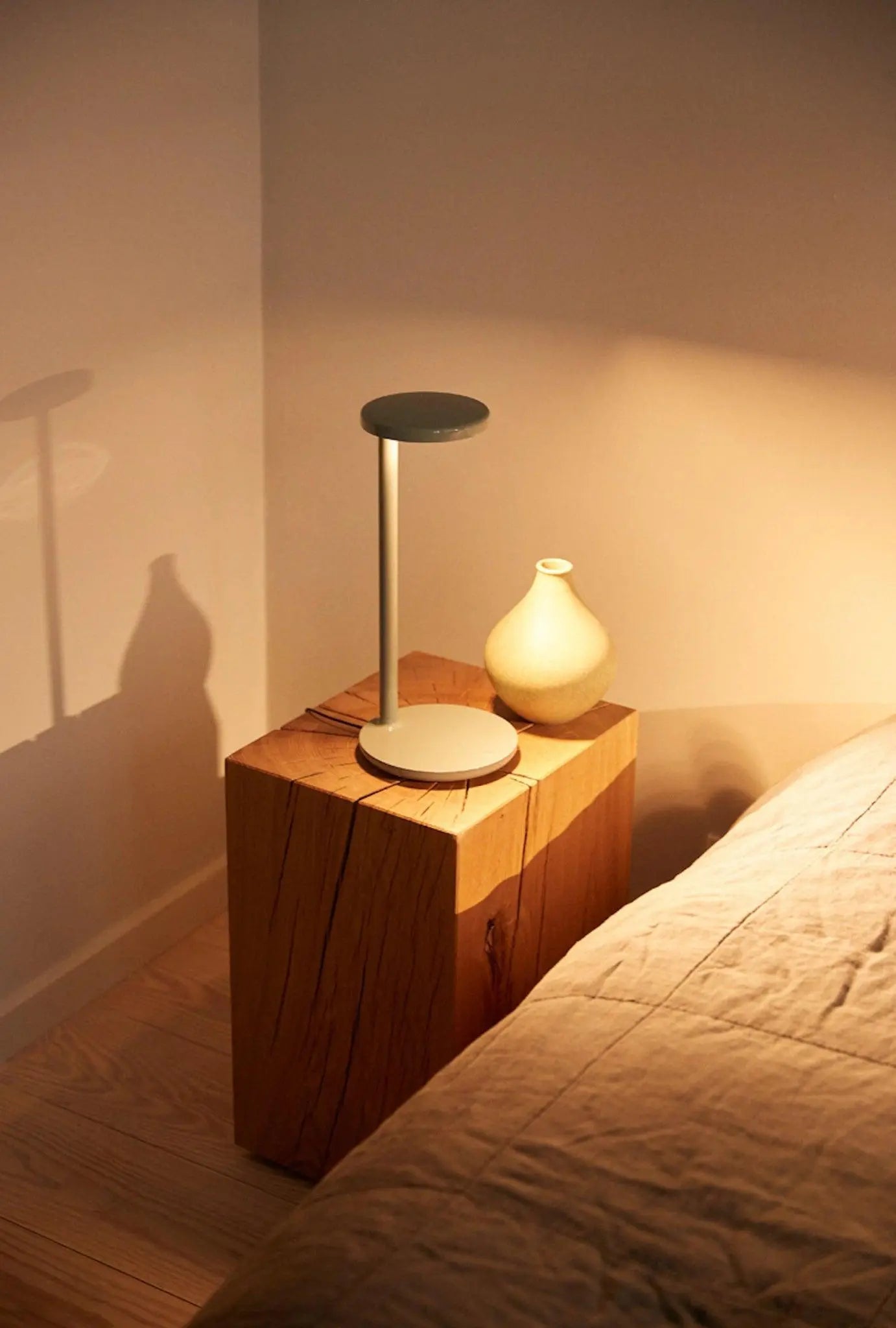 Lampa stołowa OBLIQUE szary, marka Flos