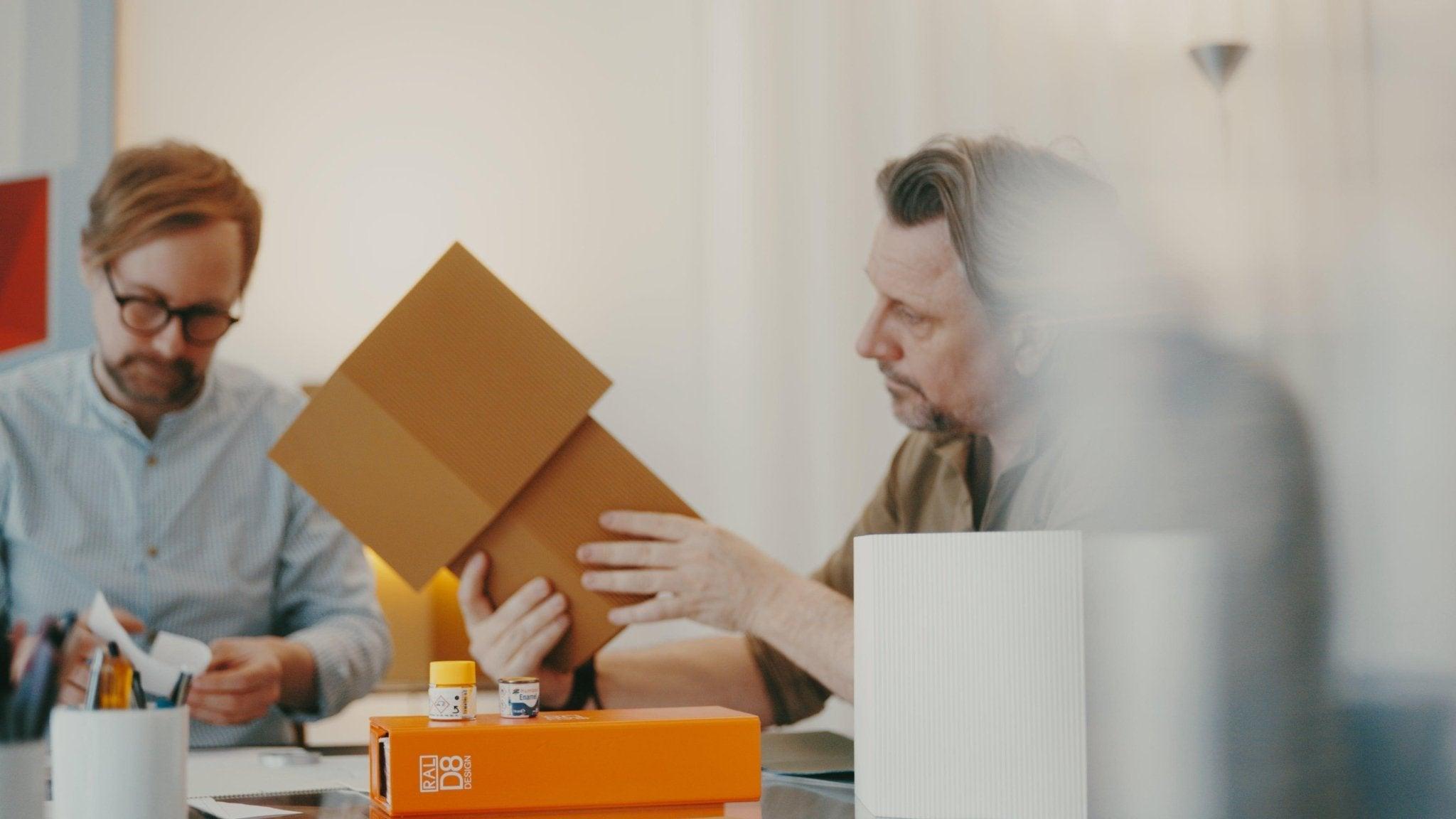 Lampa stołowa ROMB kumin Pholc Eye on Design