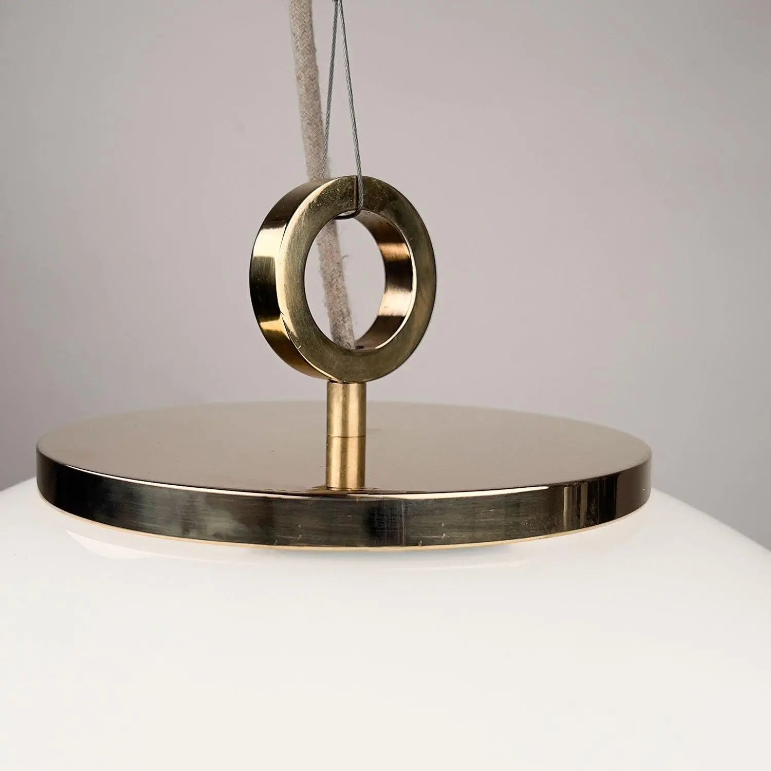 Lampa wisząca duża BIAŁA KULA mosiężny – mosiądz, Embassy Interiors