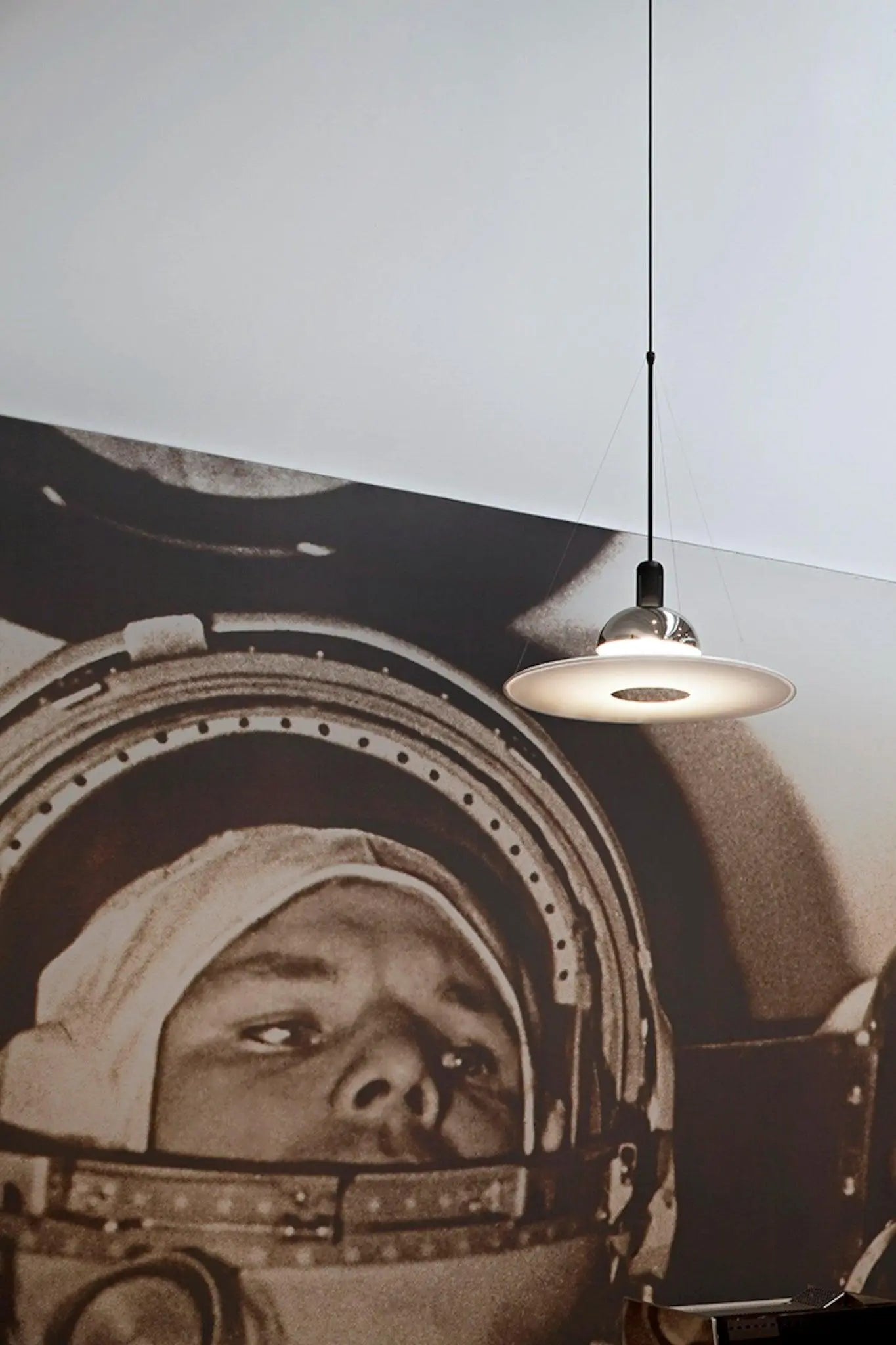 Lampa wisząca FRISBI czarny – Flos