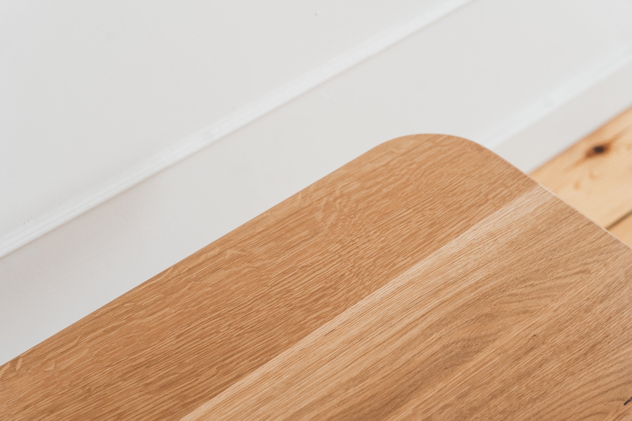 LEON Bench in Oak Wood