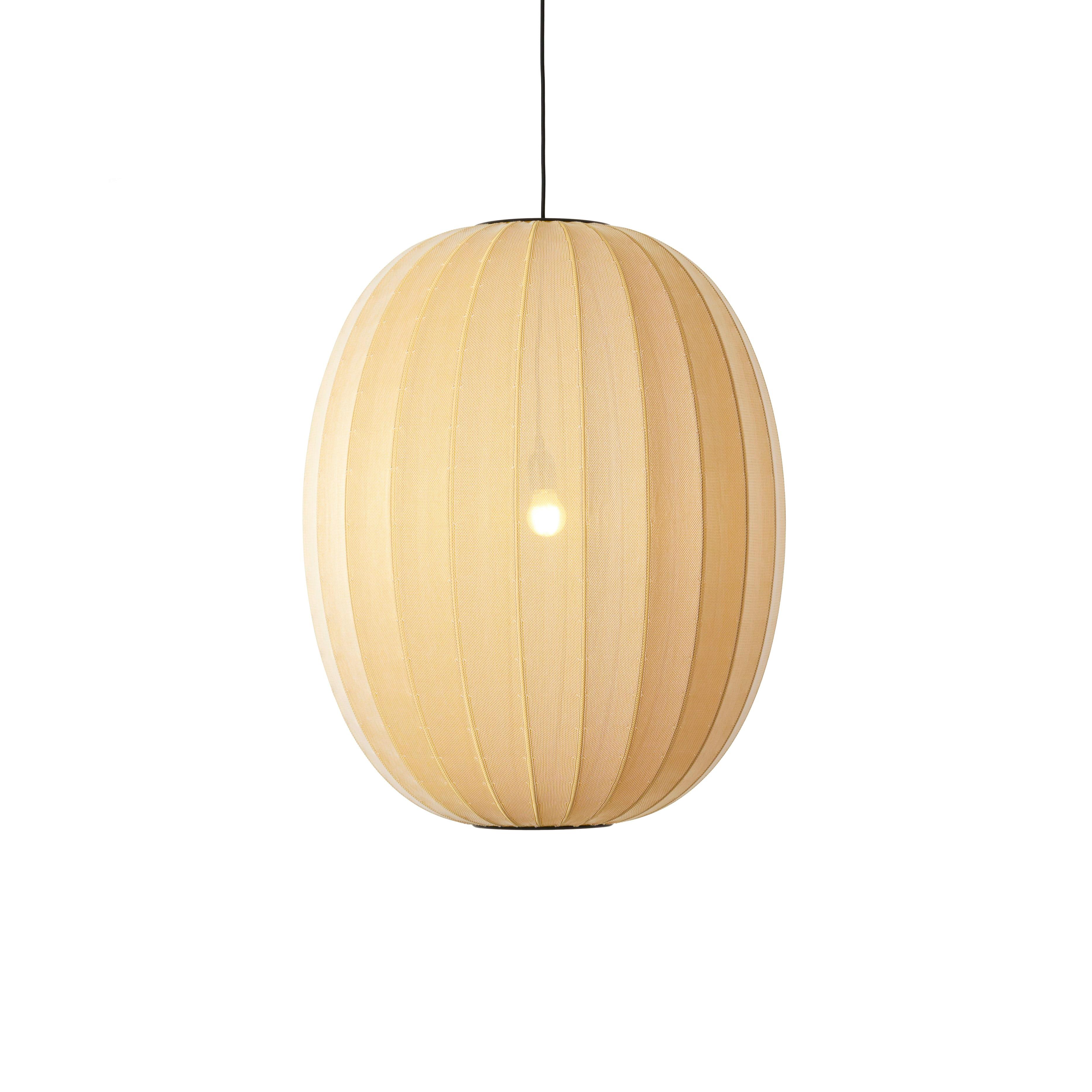 Strick-auf hohe gelbe hängende Lampe