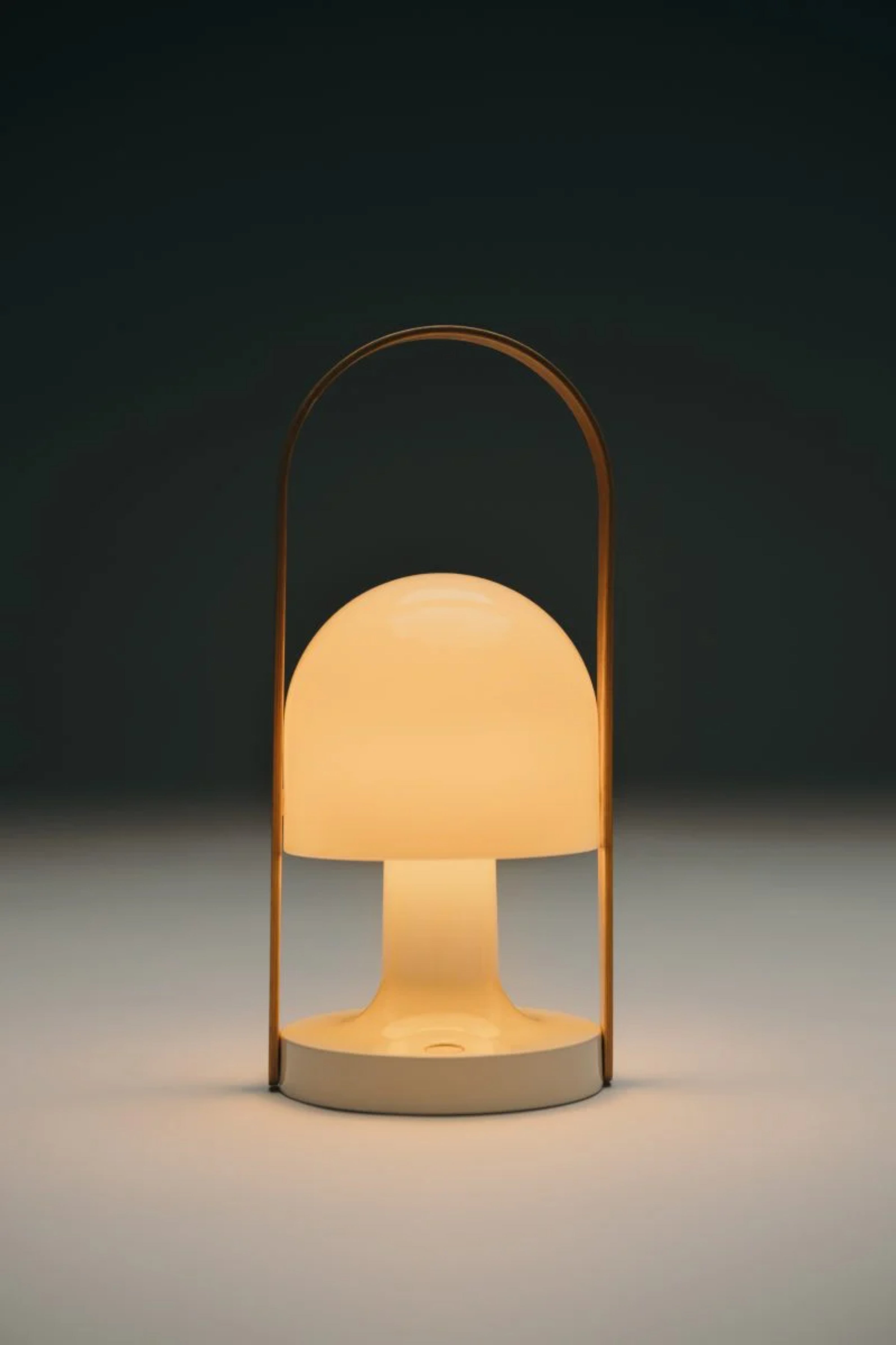 Tragbare FOLLOWME Lampe in Weiß mit Braun
