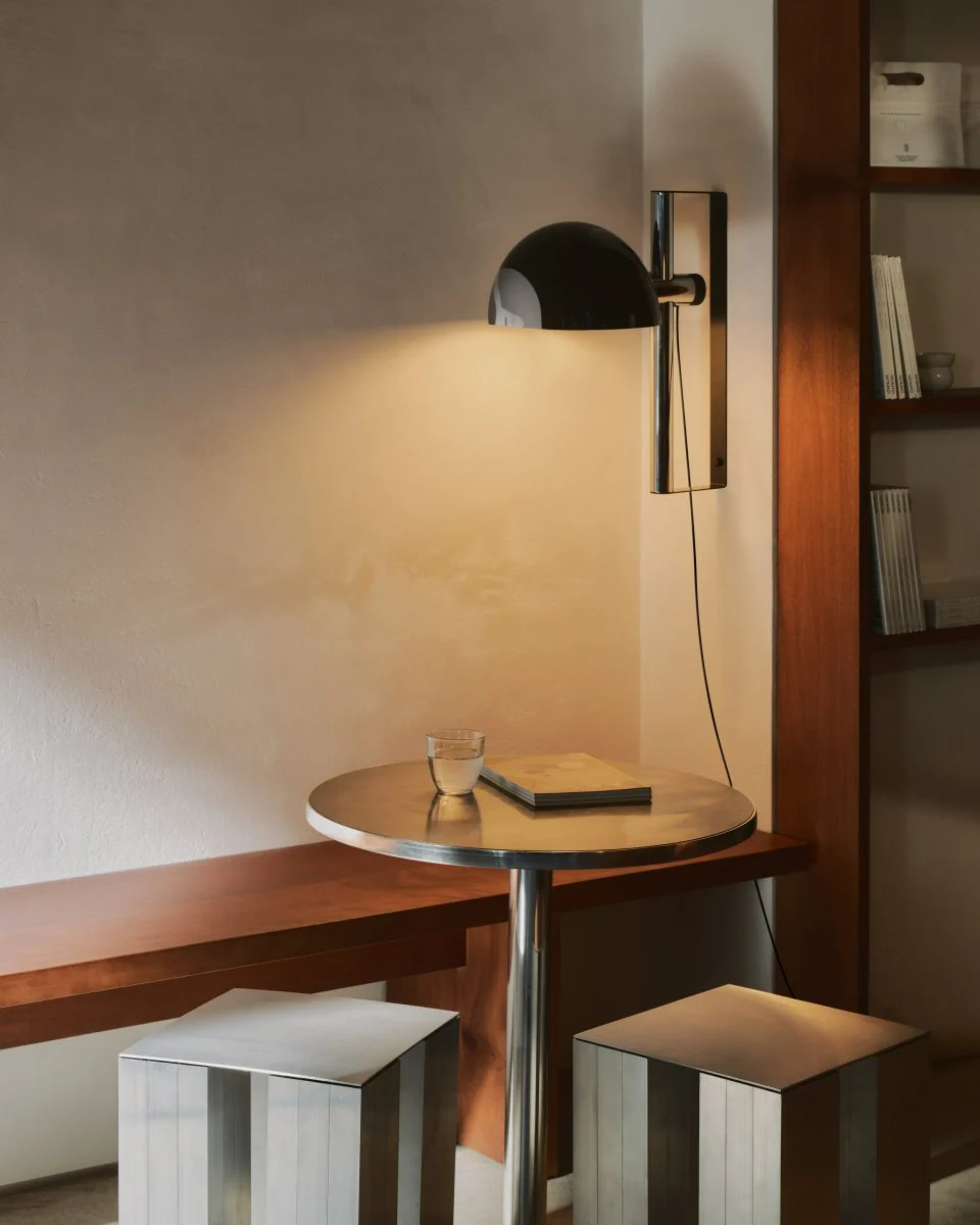 Lampa ścienna regulowana LAURO czarny klosz ze stalową podstawą