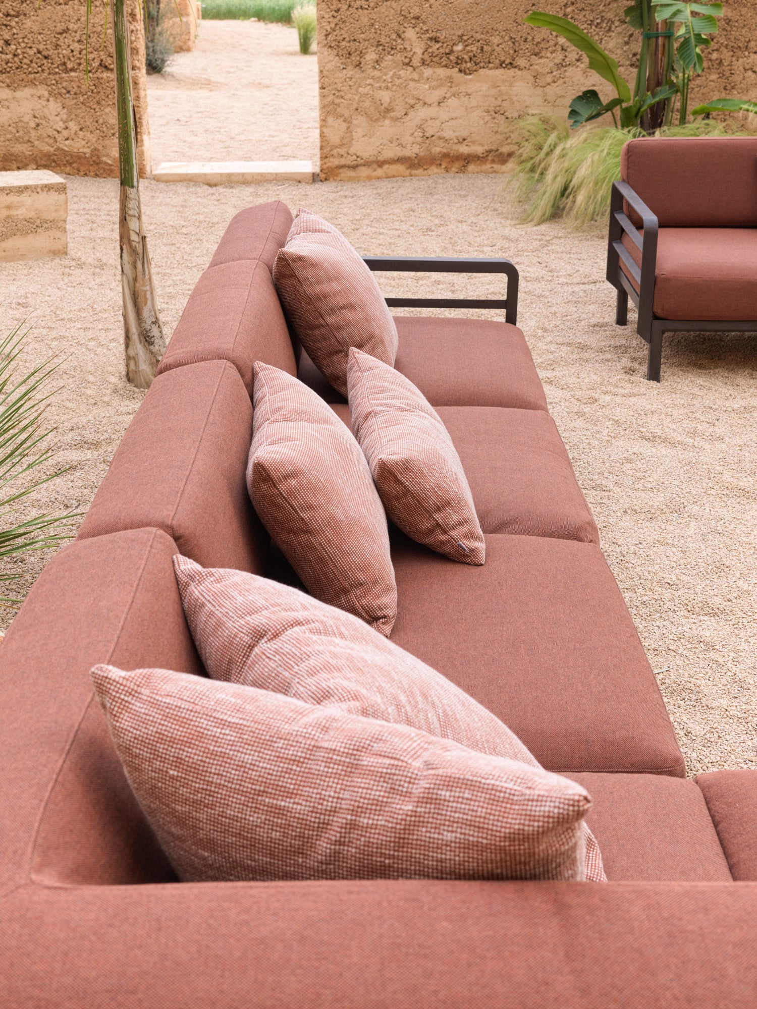 Modularer Außen-Ecksofa MAXIMO 5 grau mit braunem Gestell