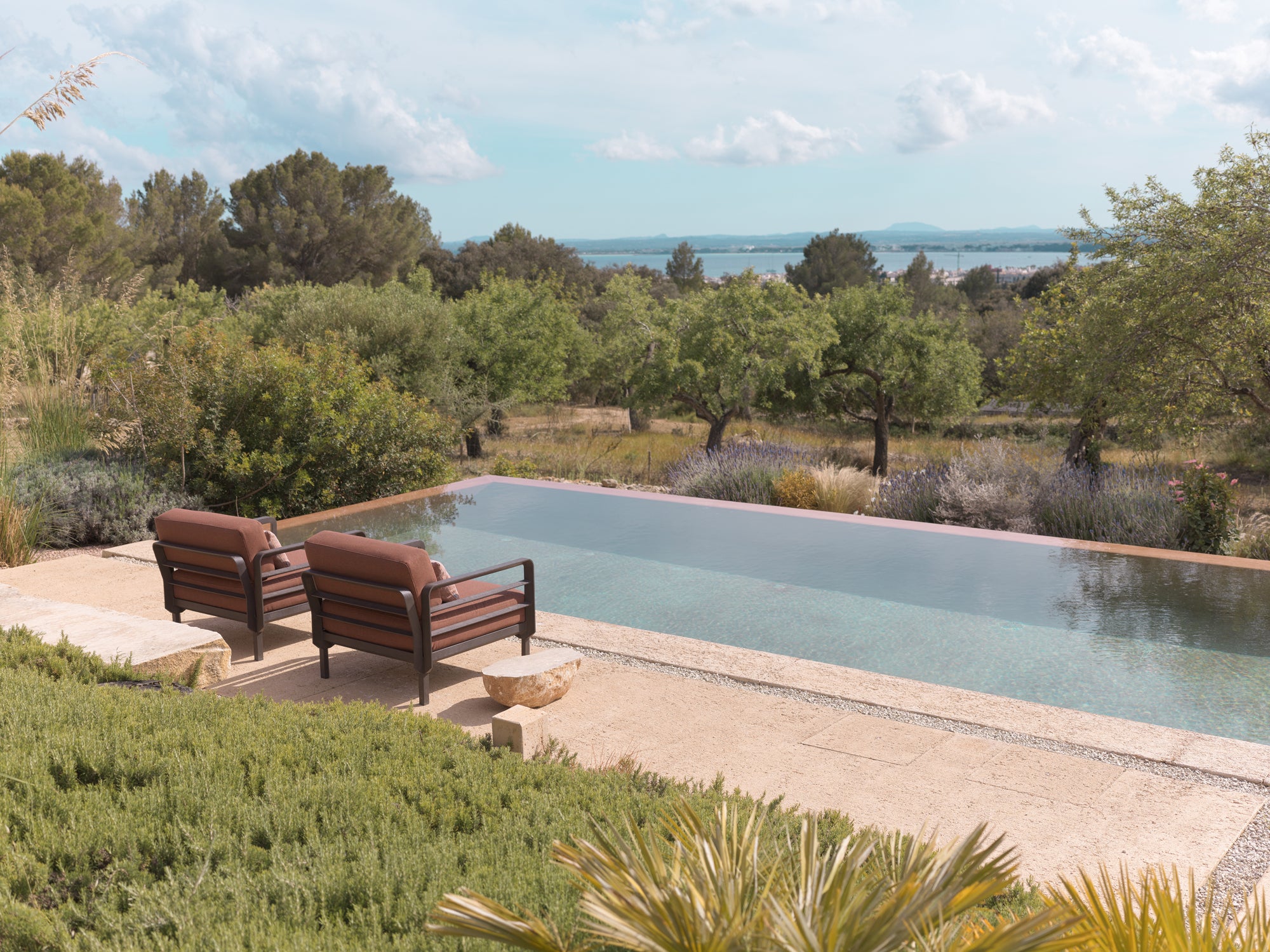 MAXIMO Pearl Outdoor Armchair with Green Base