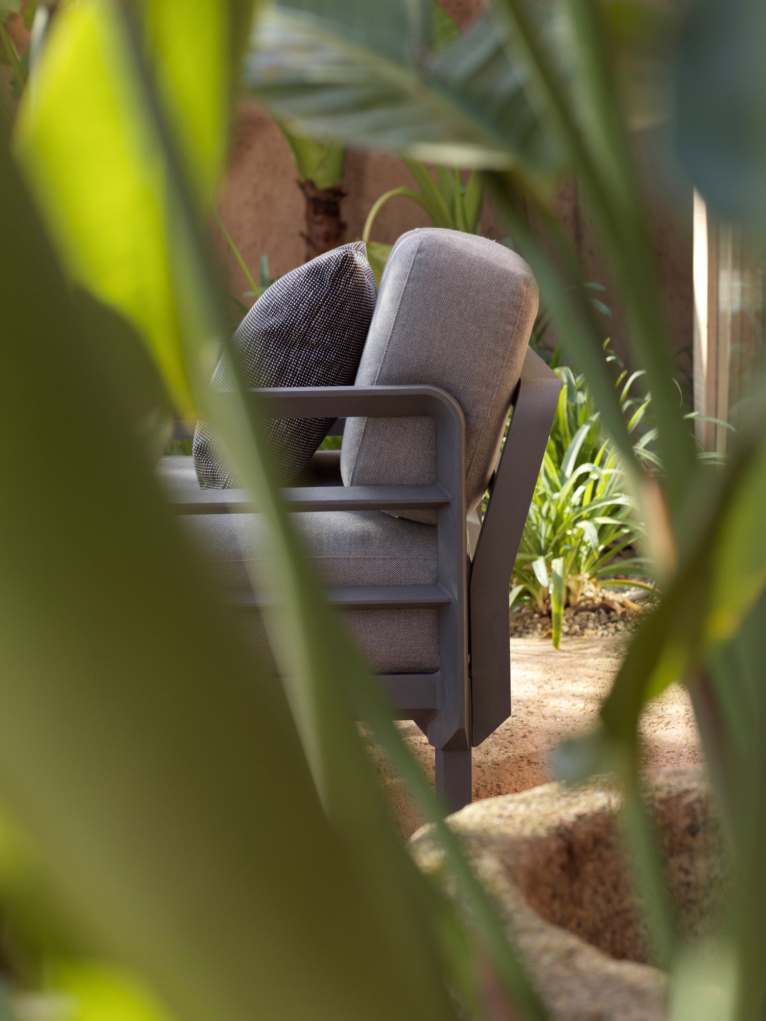 MAXIMO Pearl Outdoor Armchair with Green Base