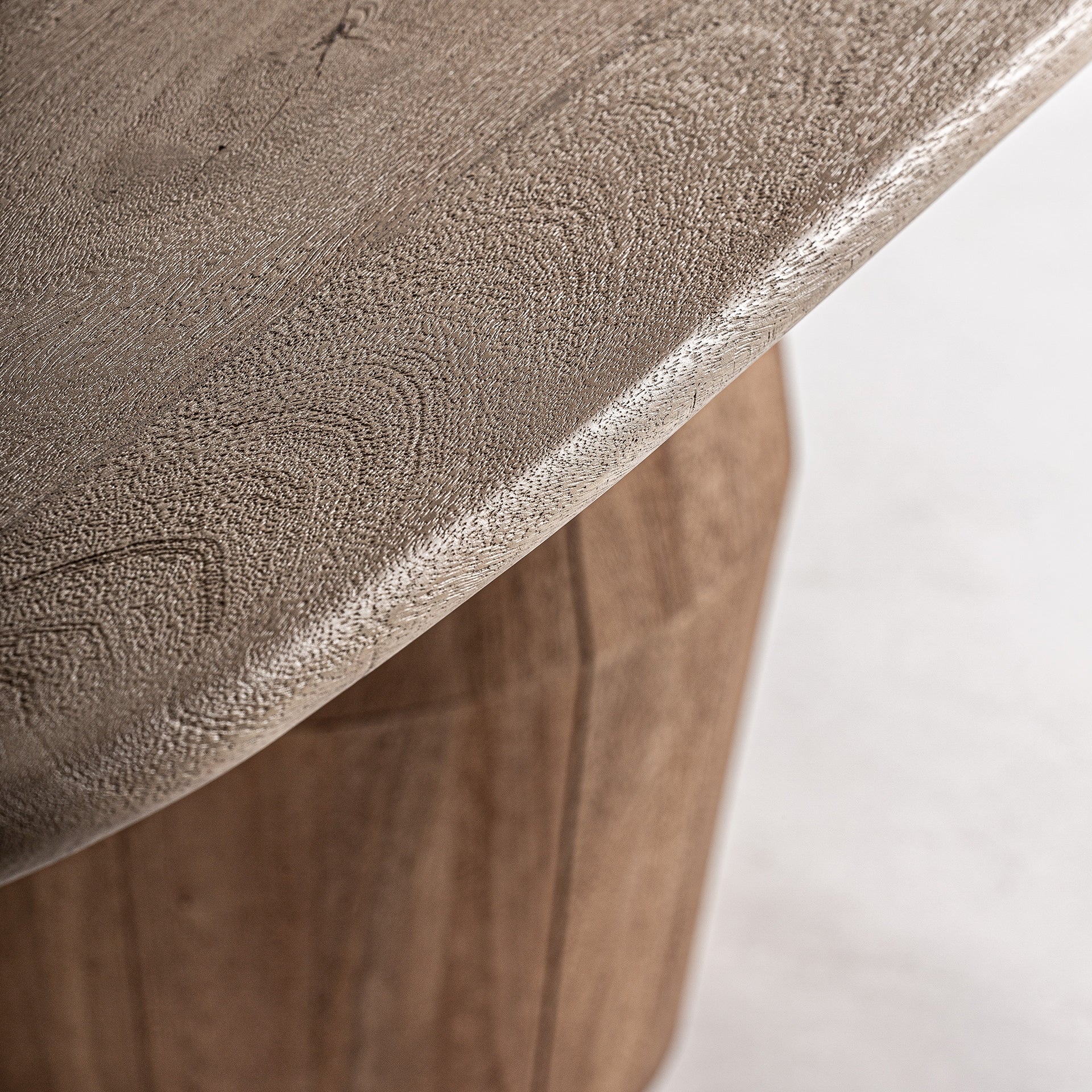 Ovaler Tisch JACQUARD aus Mangoholz