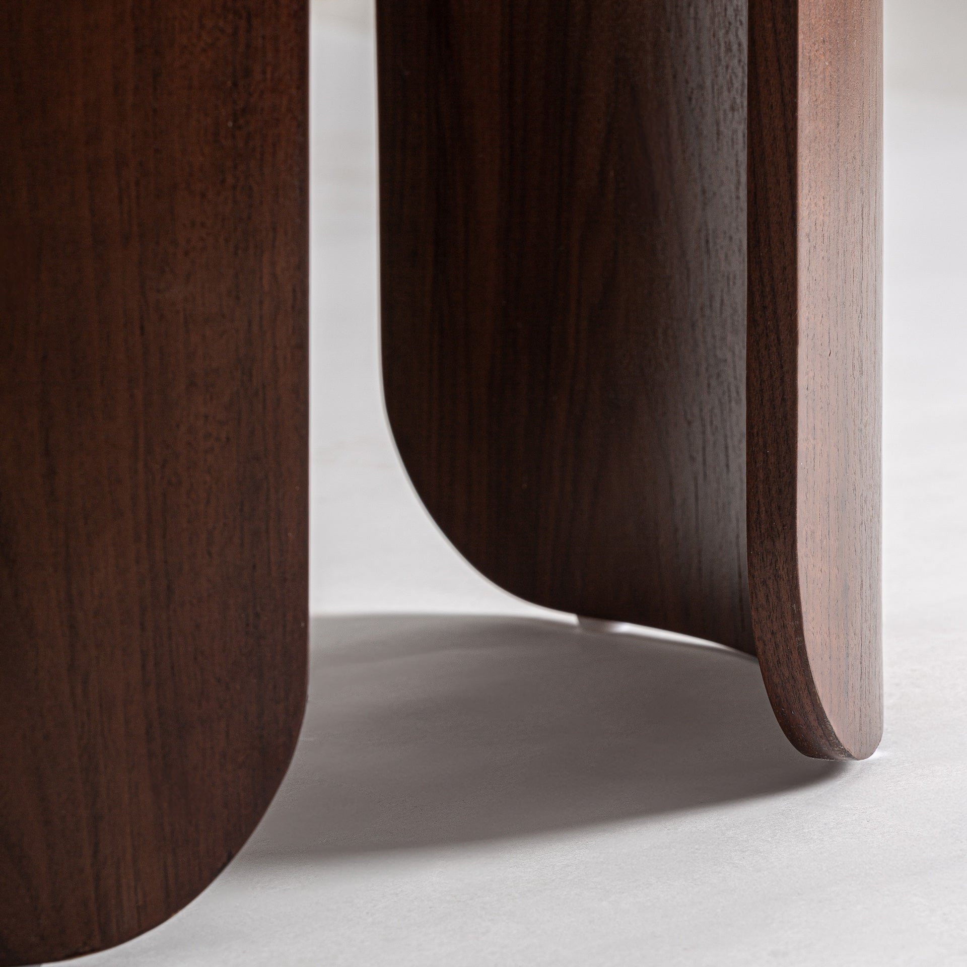 Round Table LHERM Beige Top with Wooden Base