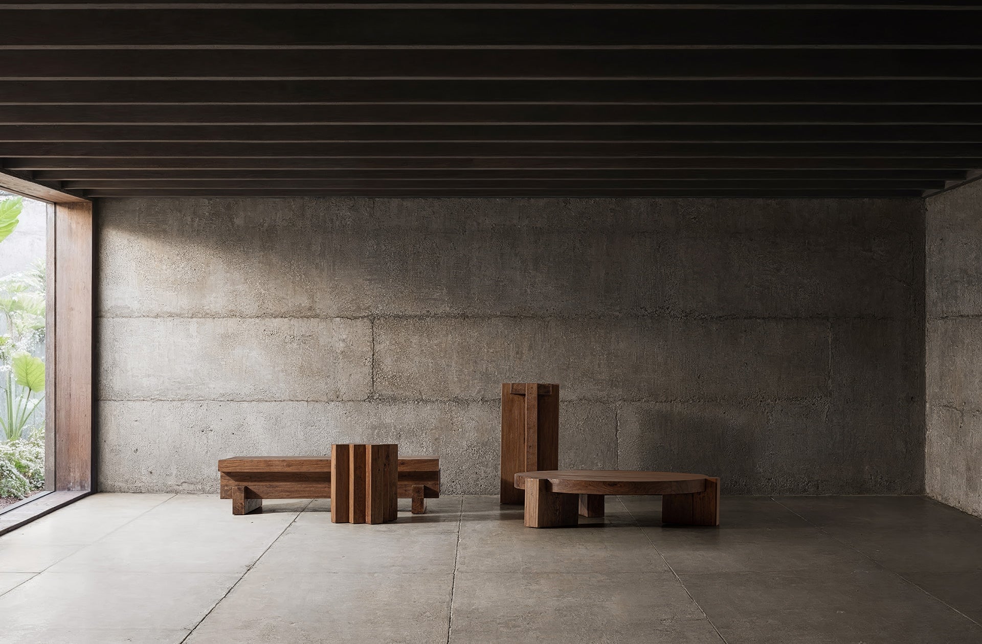 Runder Couchtisch BRUTALIST aus recyceltem Holz