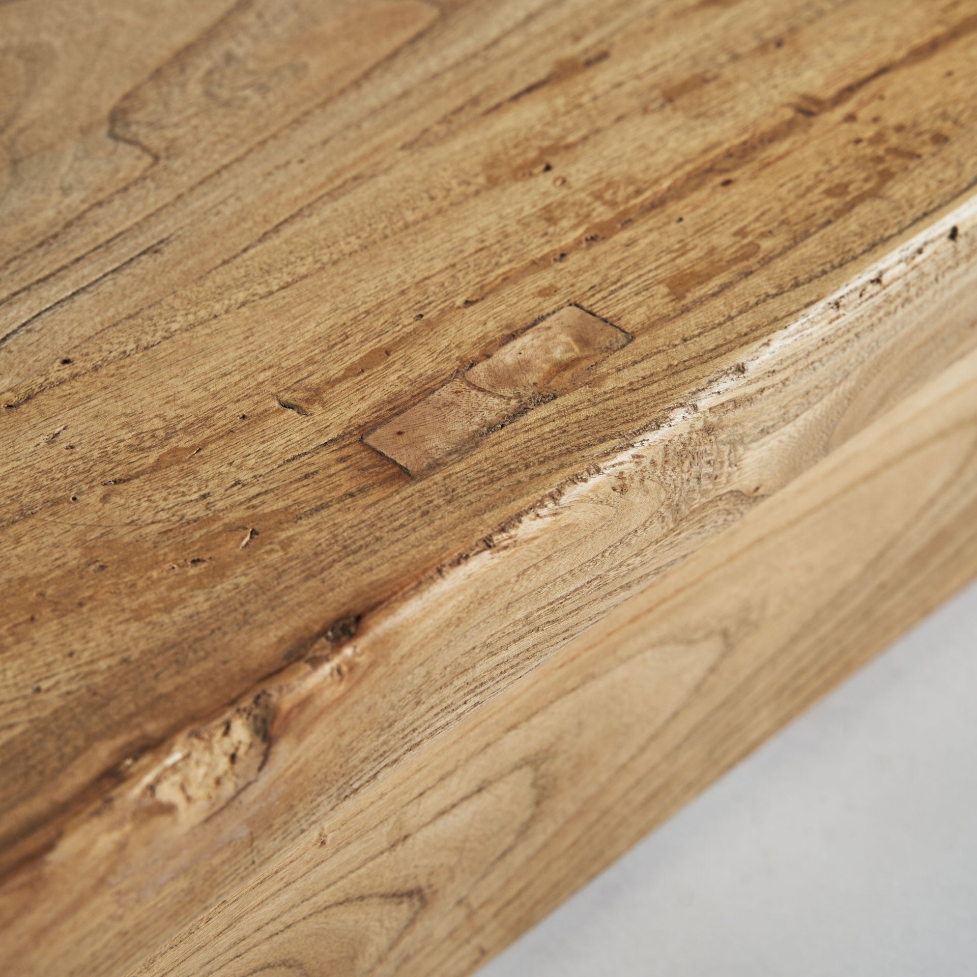 Extendable Table BERCA Recycled Ash Wood