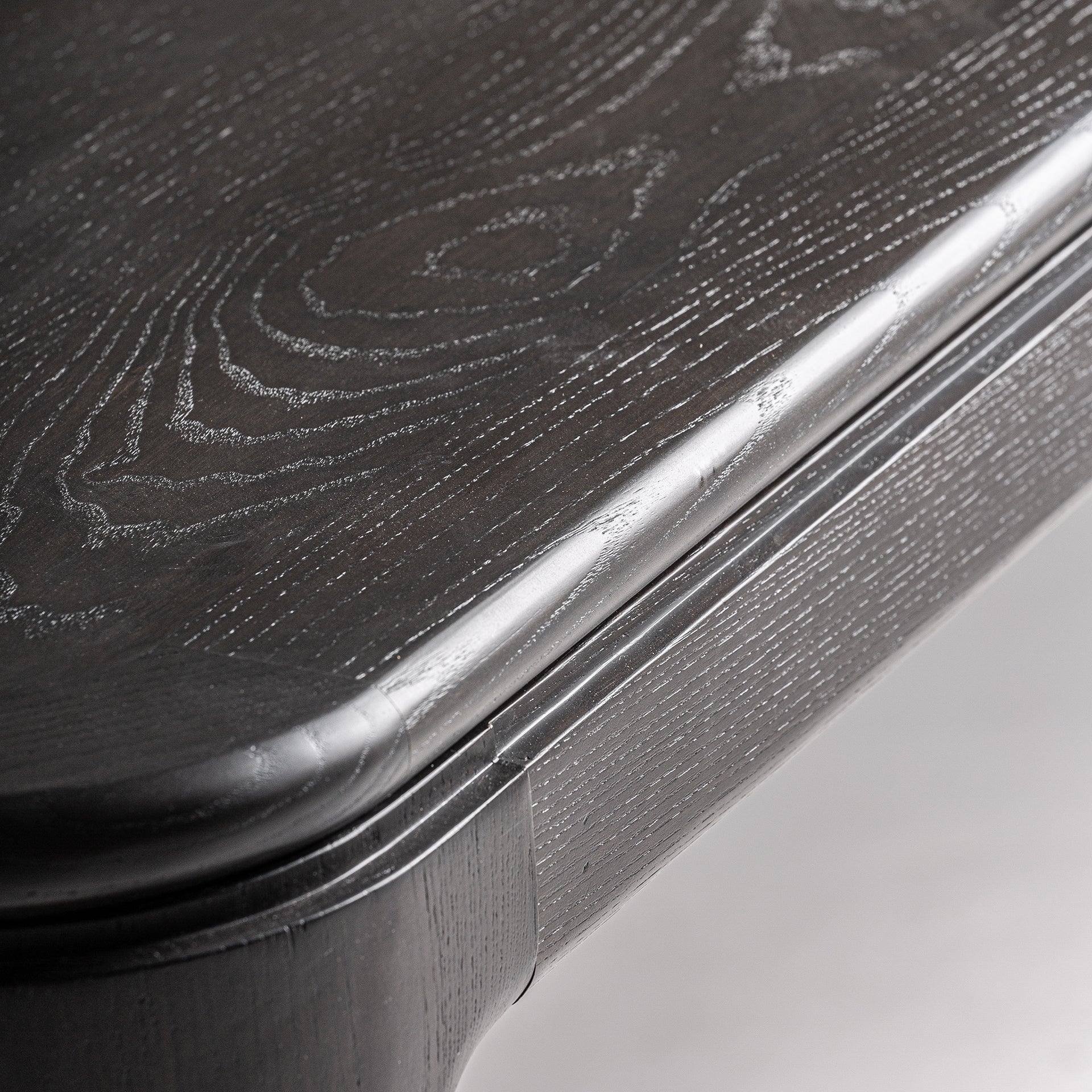 Stół rozkładany BUKEN ciemne drewno jesionowe z fornirem