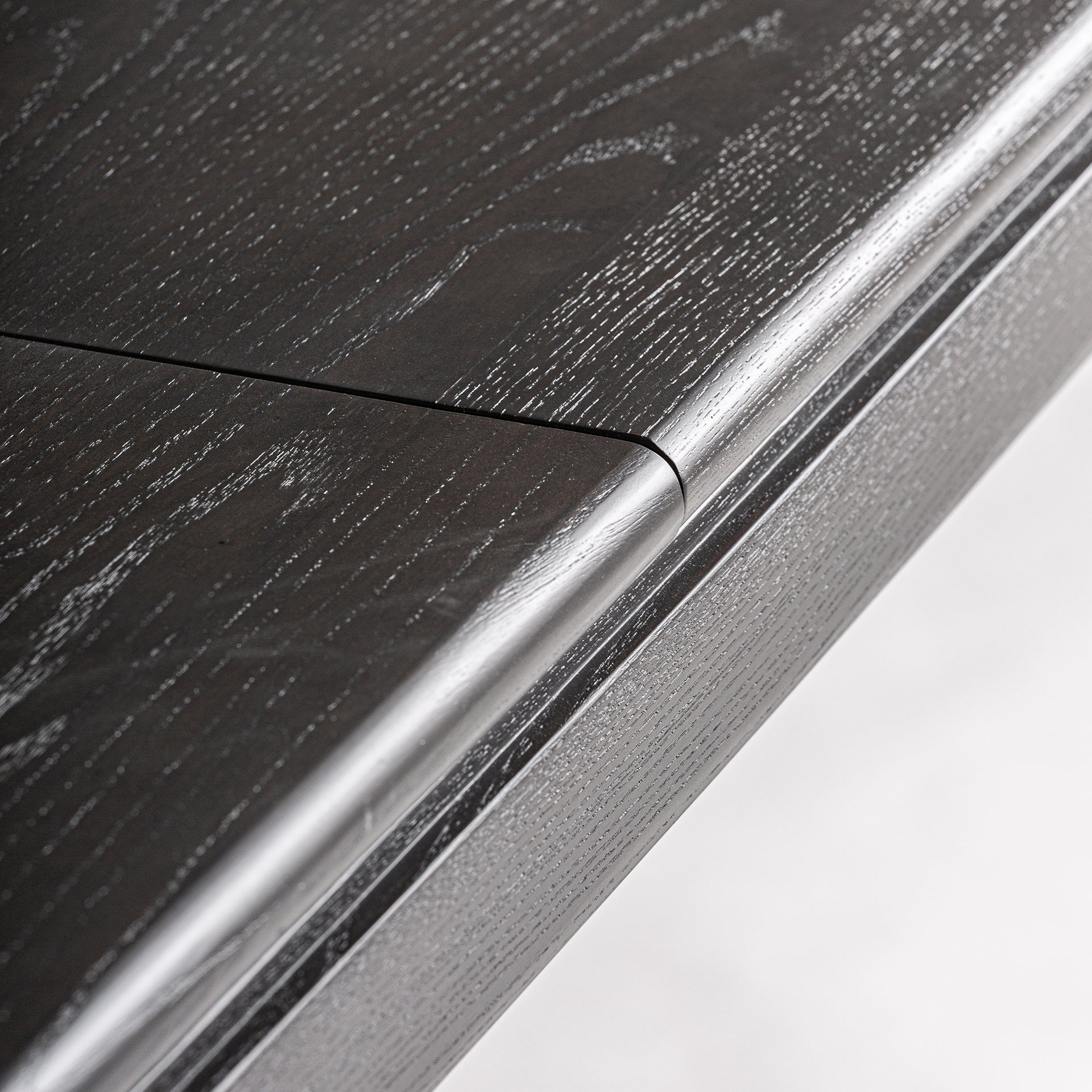 Stół rozkładany BUKEN ciemne drewno jesionowe z fornirem