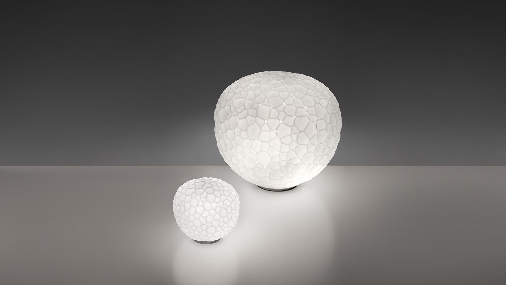 Tischlampe METEORITE weiß