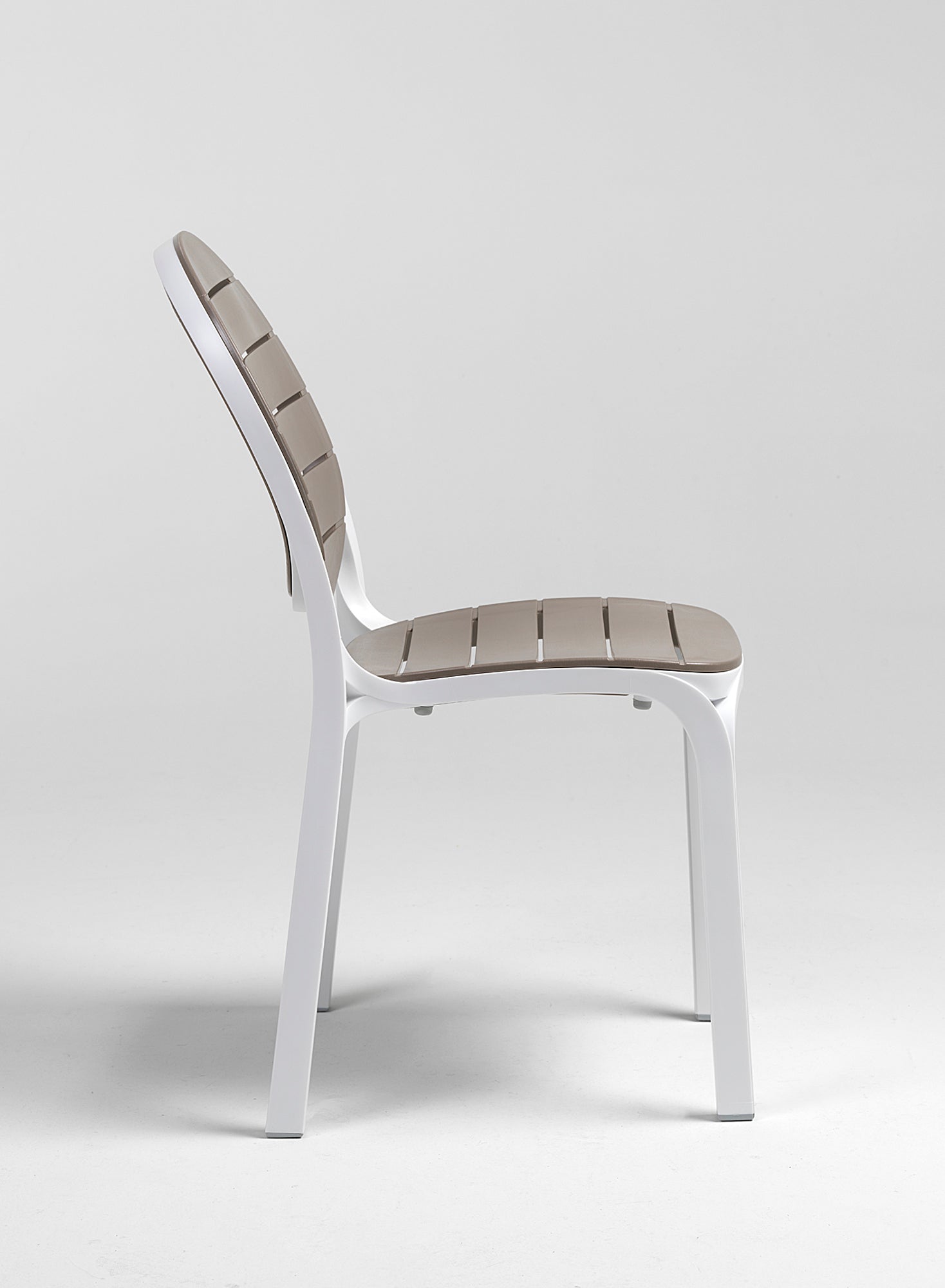 ERICA taupe outdoor chair with white base