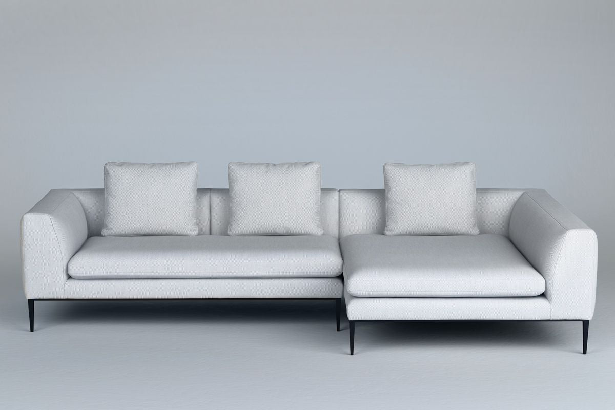 Szezlong prawostronny NASH tapicerowany z czarną podstawą