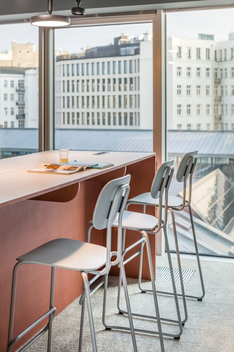 Hoker NEW SCHOOL żółta podstawa z podłokietnikami