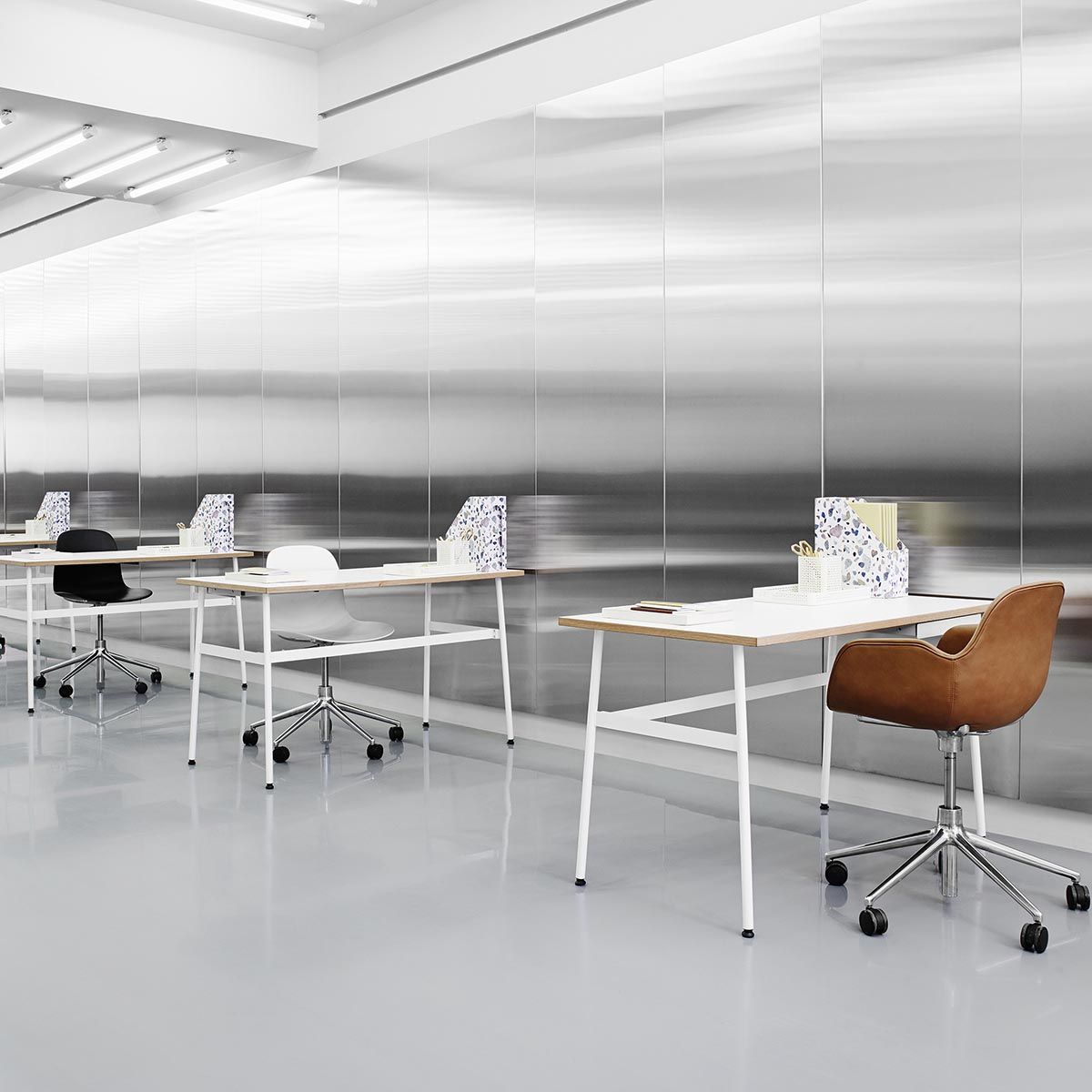 Bürostuhl mit Armlehnen mit einstellbaren 5W -blauen Formen mit einer Aluminiumbasis