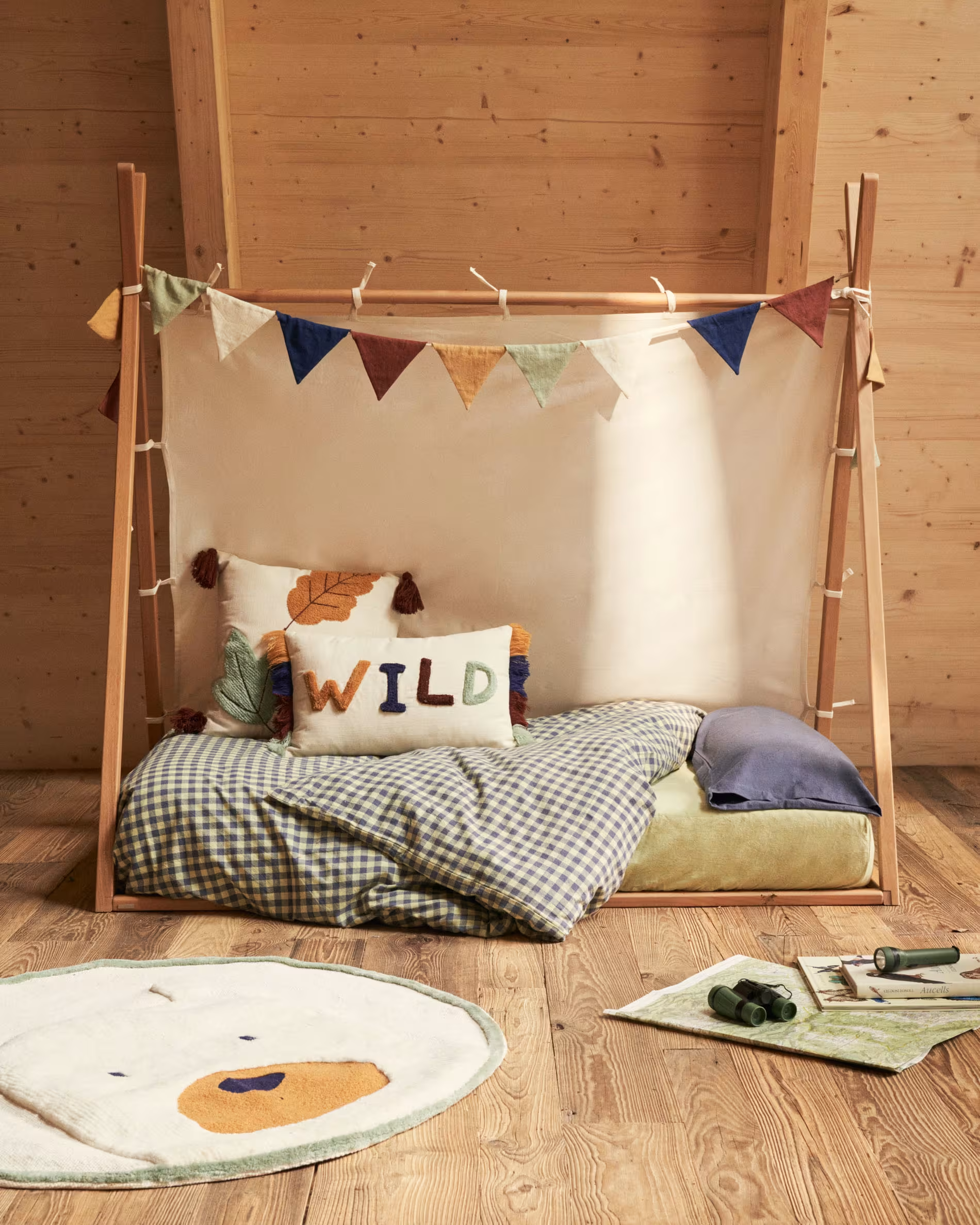 Łóżko tipi MARALIS lite drewno bukowe La Forma Eye on Design