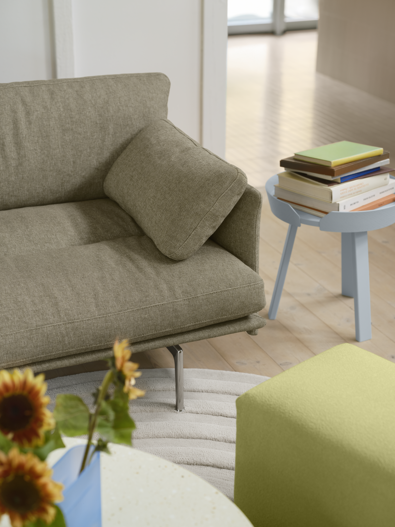 Sofa 2-osobowa OUTLINE SOFT tapicerowana