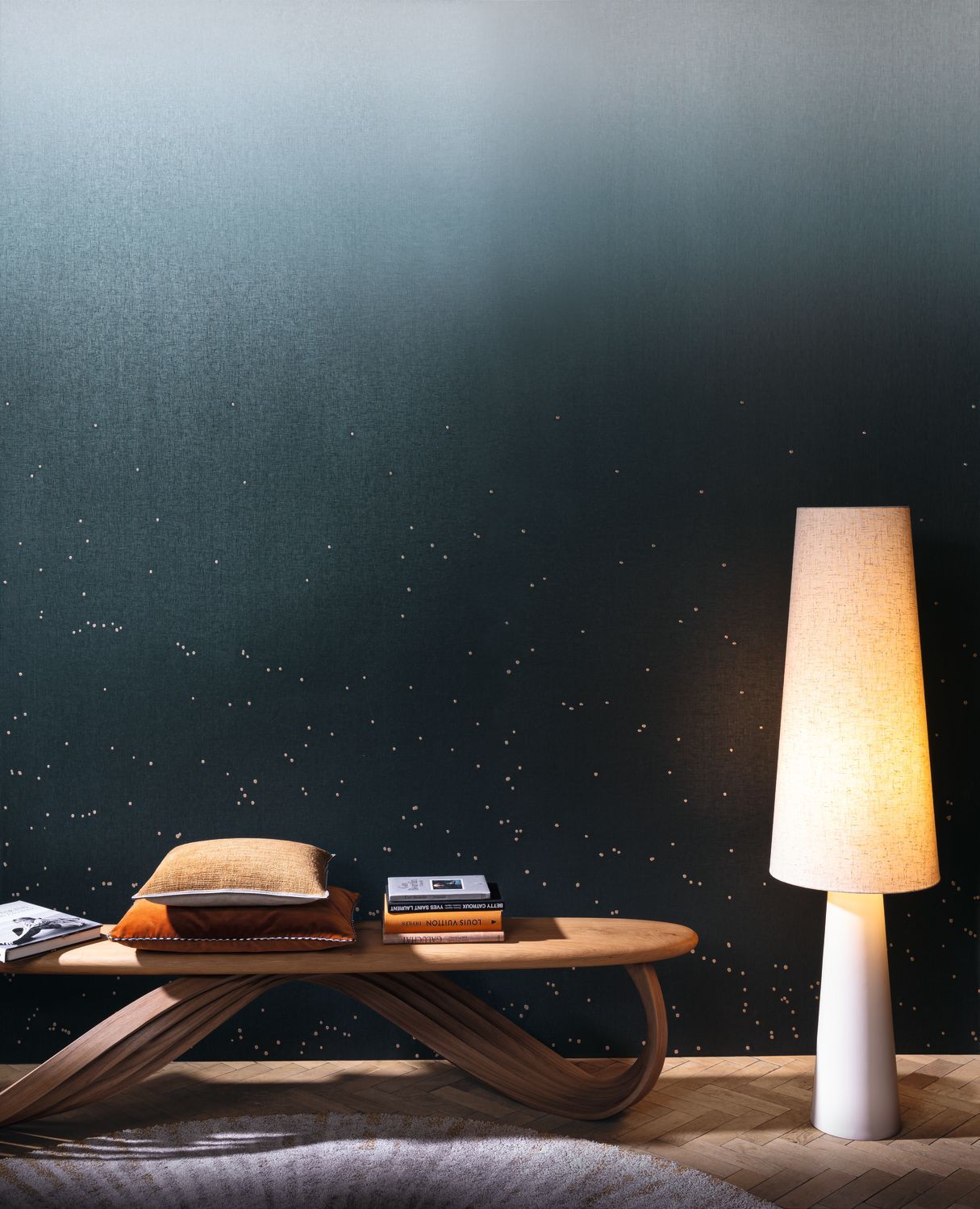 Textilwandbild mit Farbverlauf und Himmelmotiv ASTRAL SOLAIRE gold mit beige