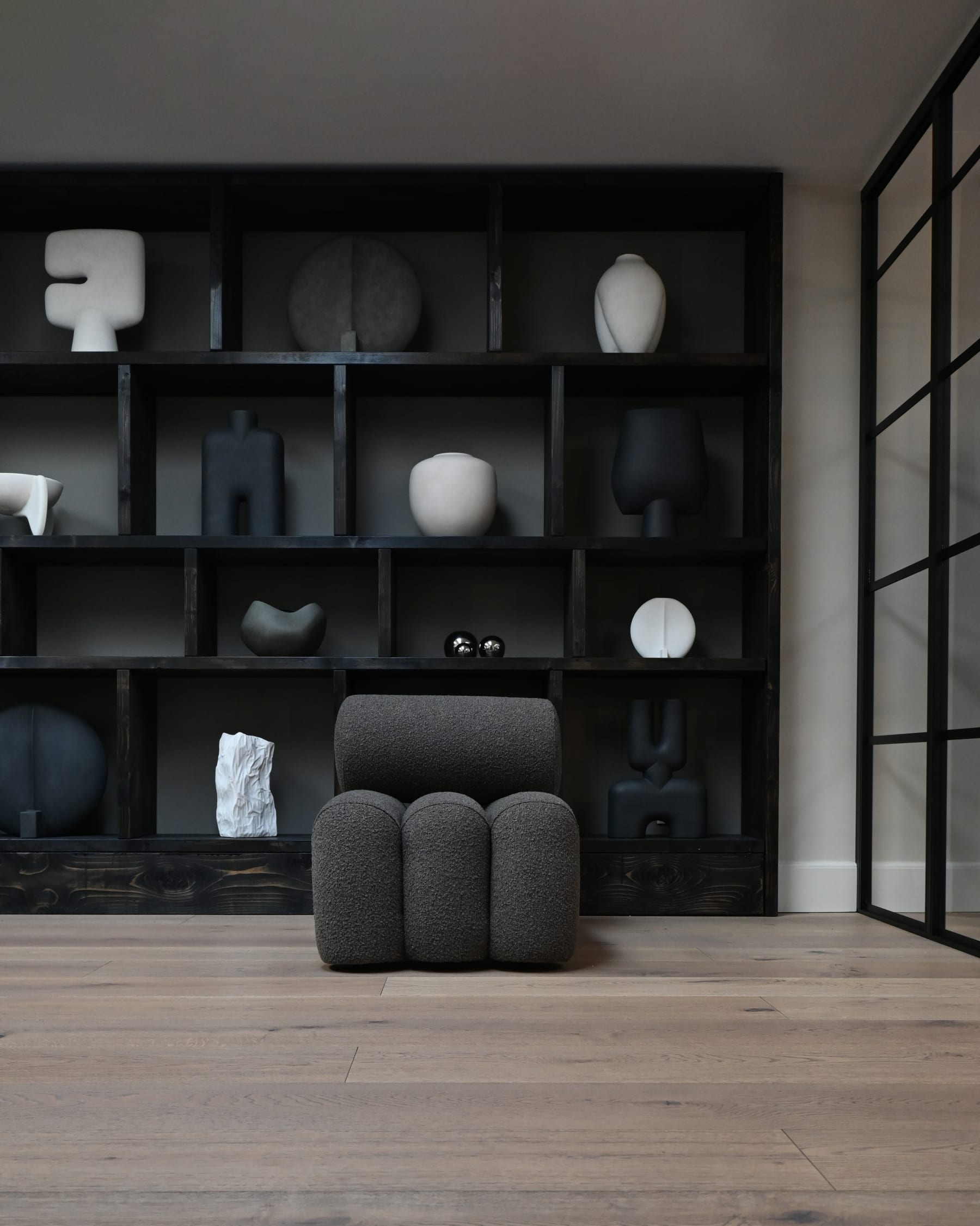 FOKU armchair in gray-brown boucle