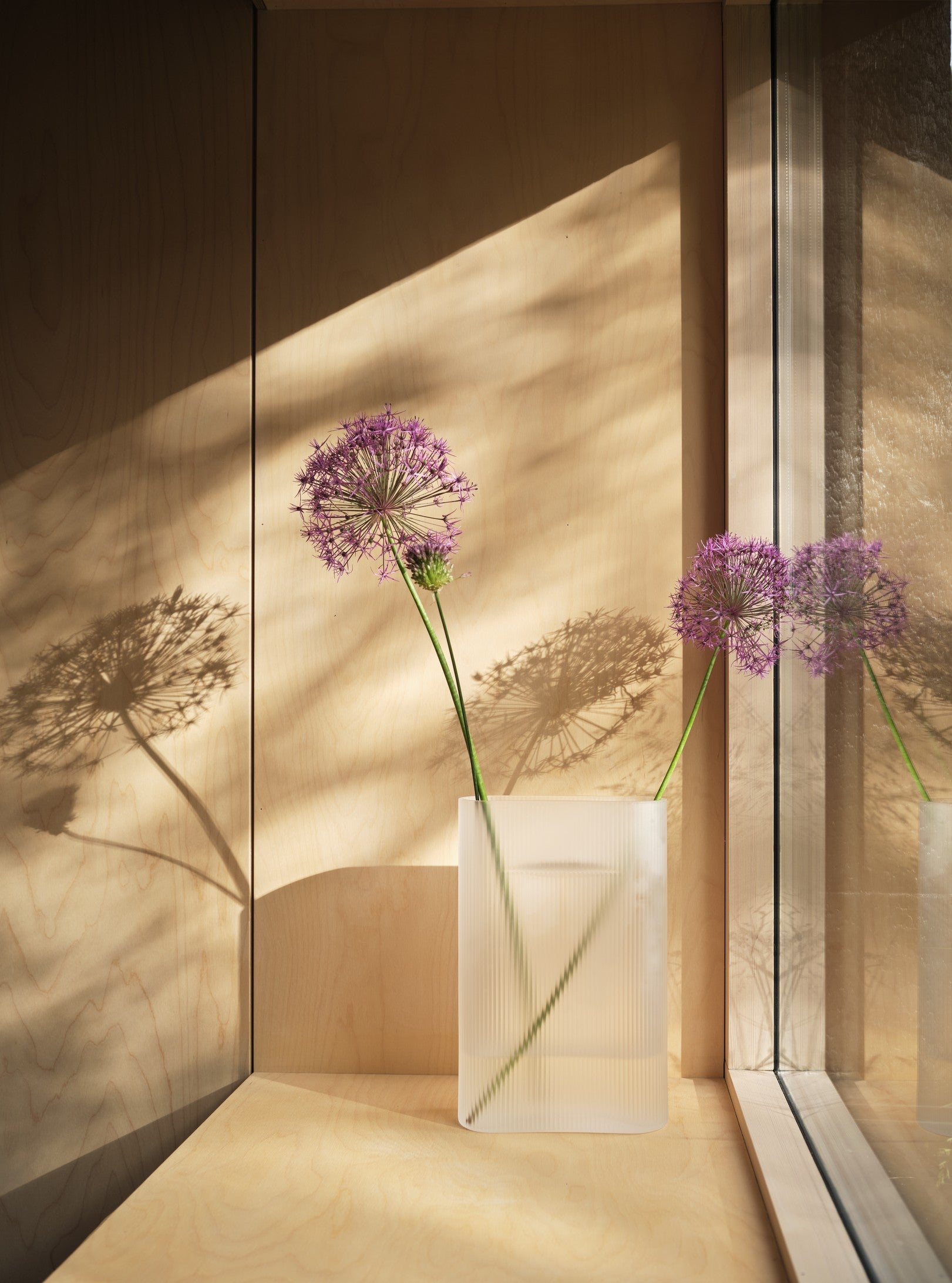 RIDGE White Vase