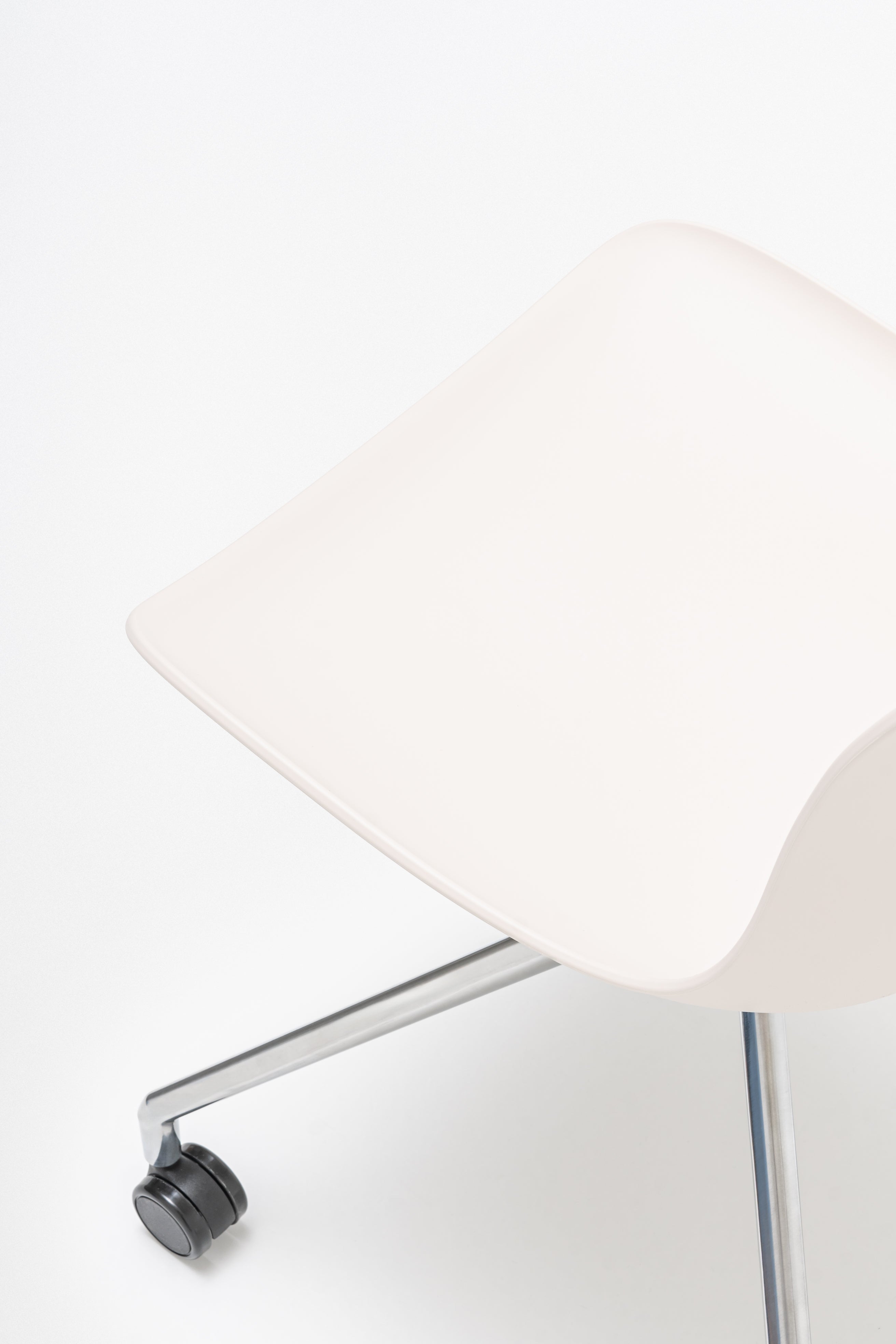 Baltic 2 Basic Aluminum swivel chair