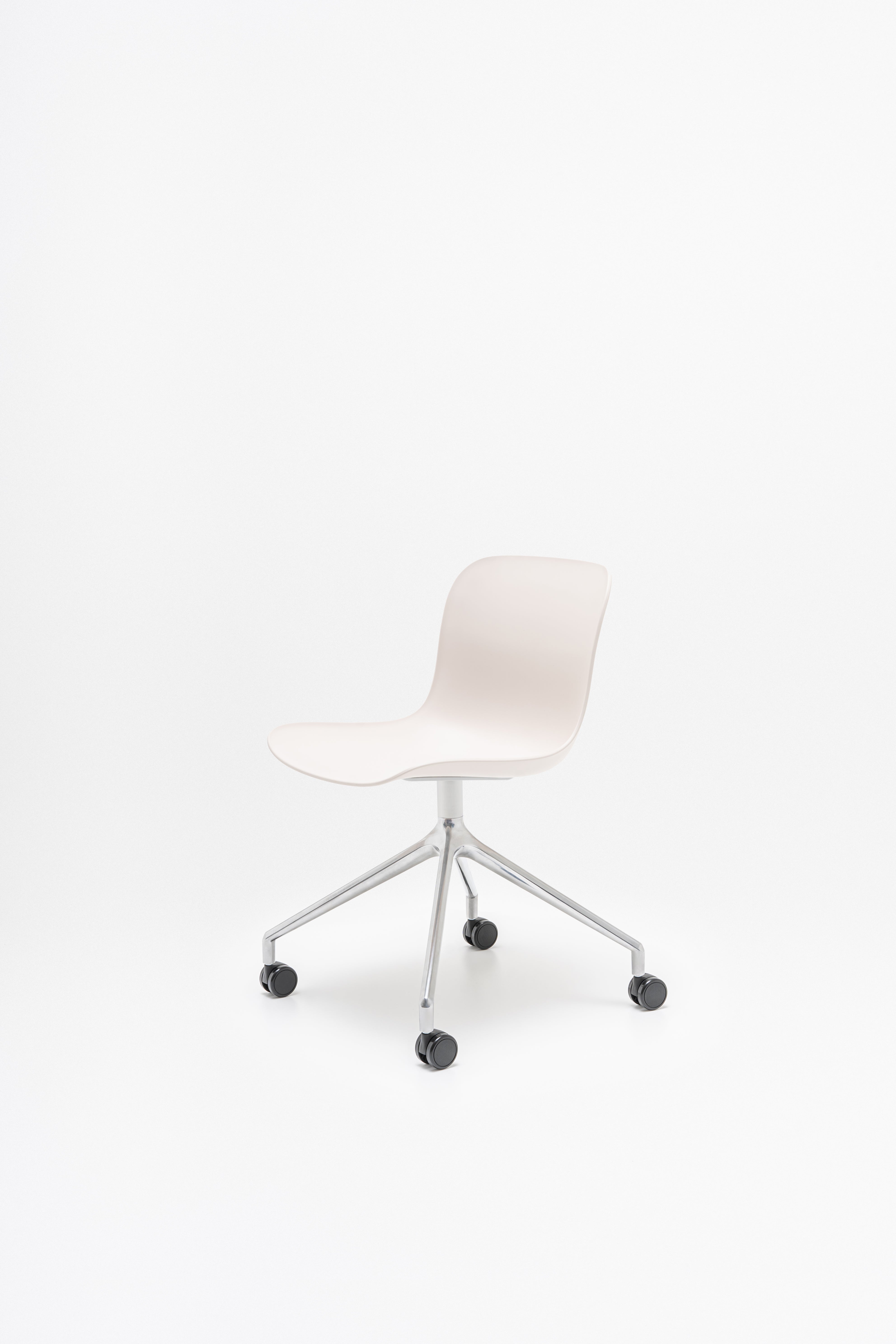 Baltic 2 Basic Aluminum swivel chair